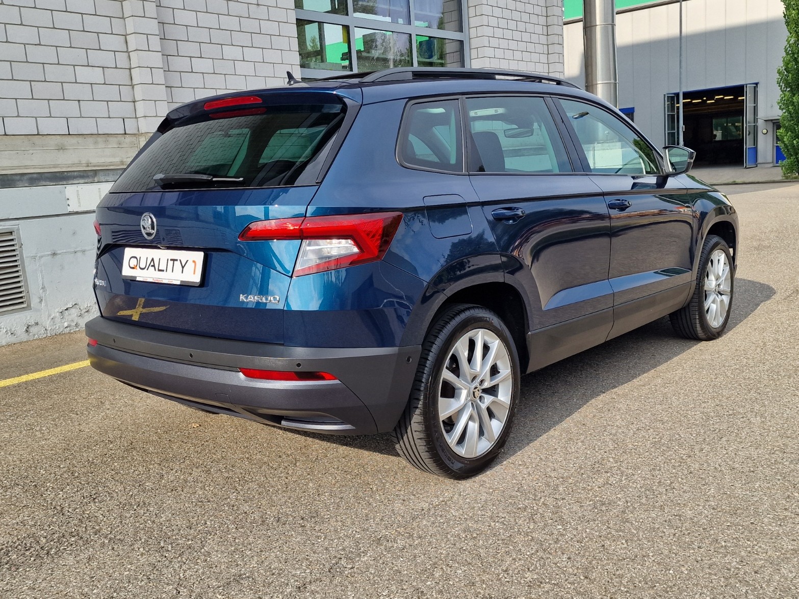 SKODA Karoq 1.5 TSI ACT Ambition DSG-image-4