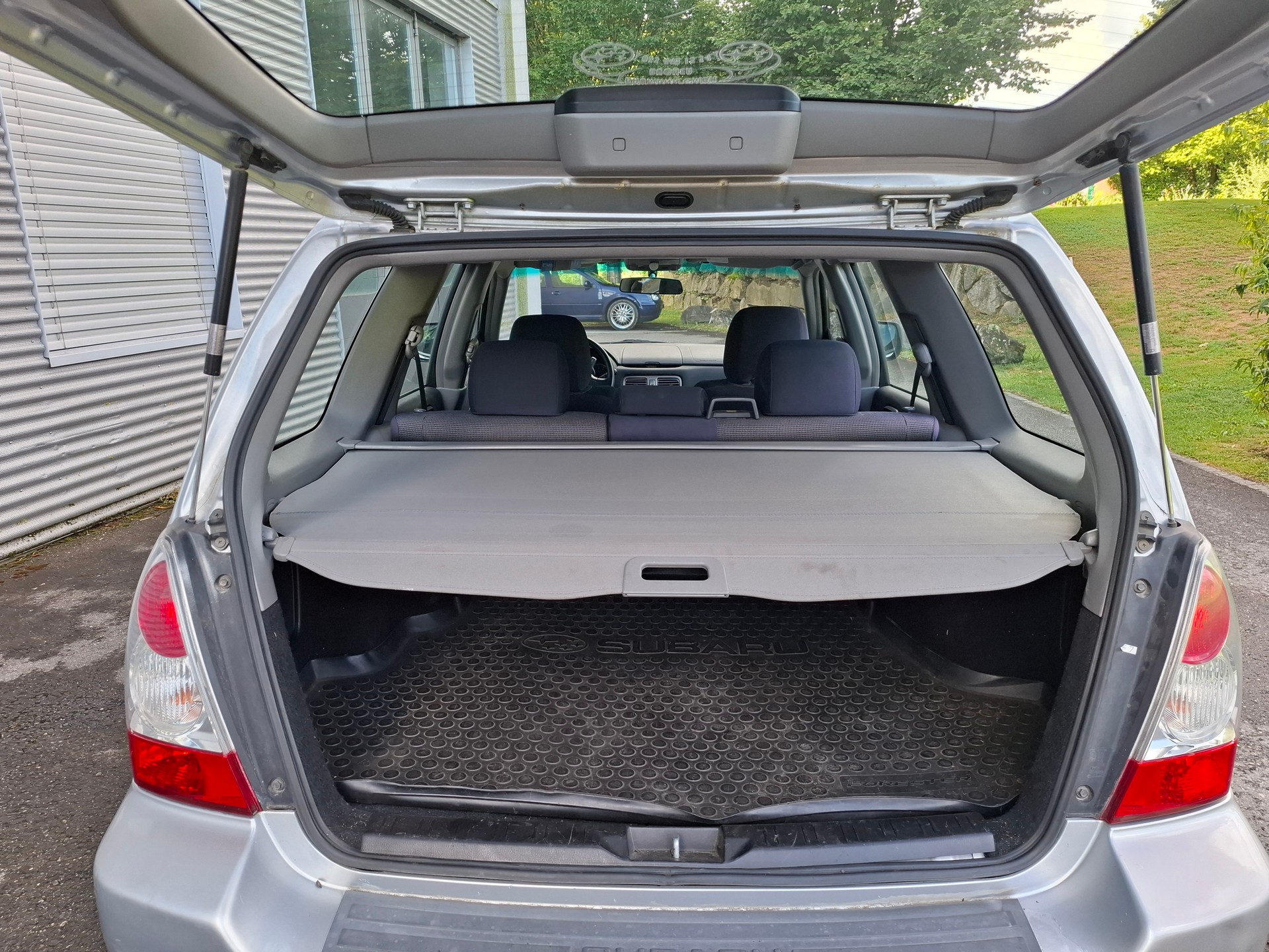 SUBARU FORESTER-image-6