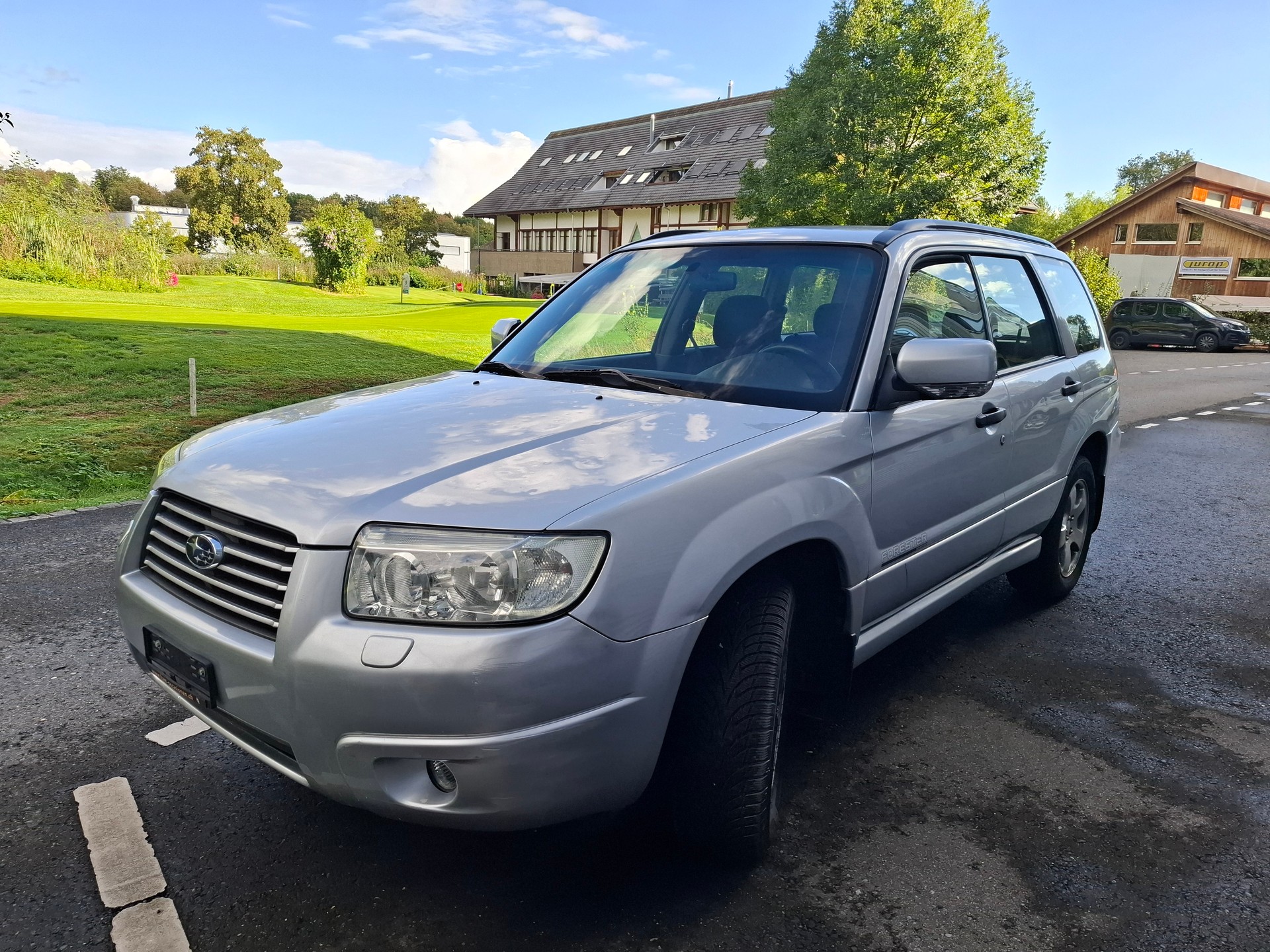 SUBARU FORESTER-image-2