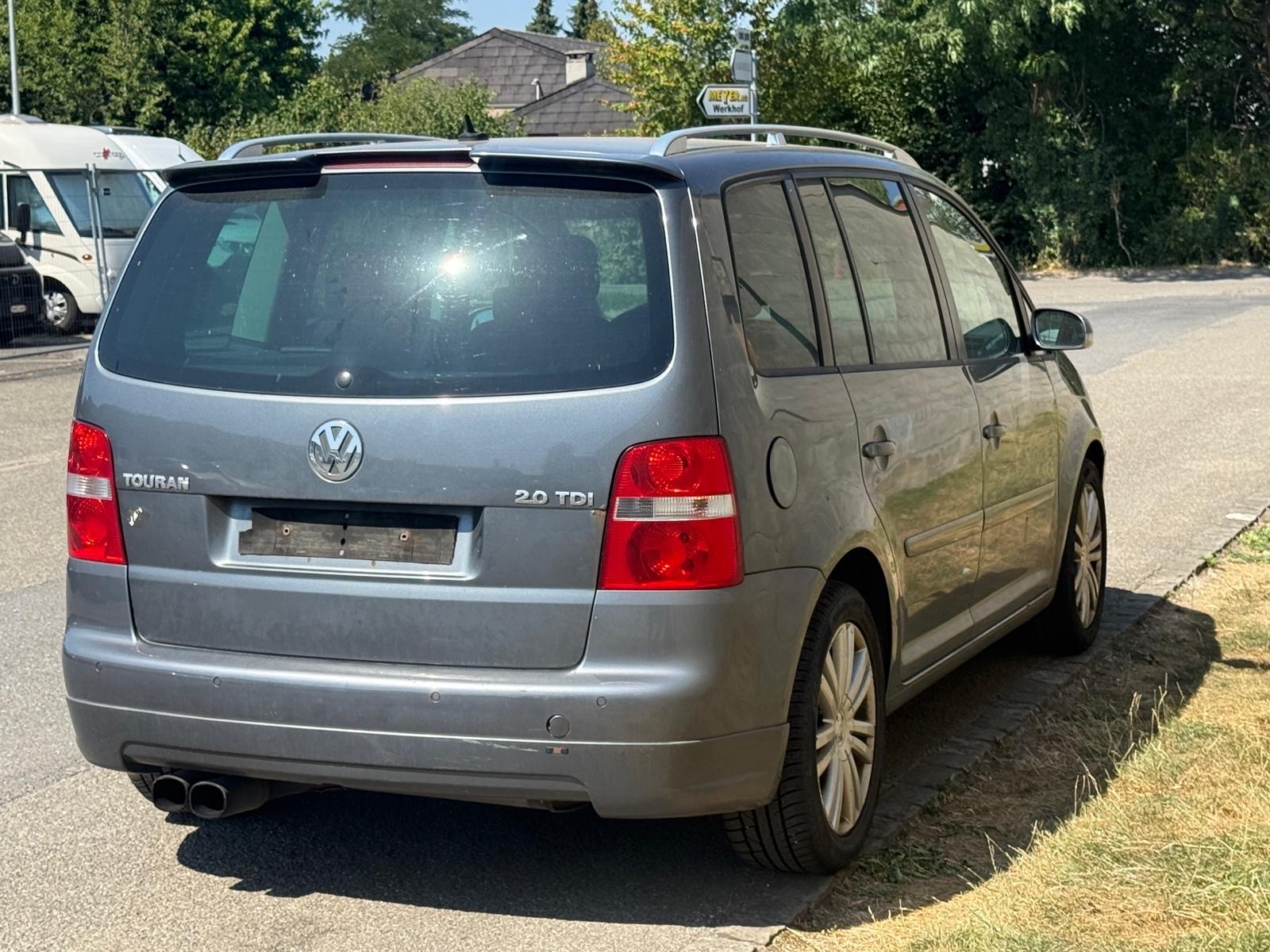 VW Touran 2.0 TDI Trendline-image-4