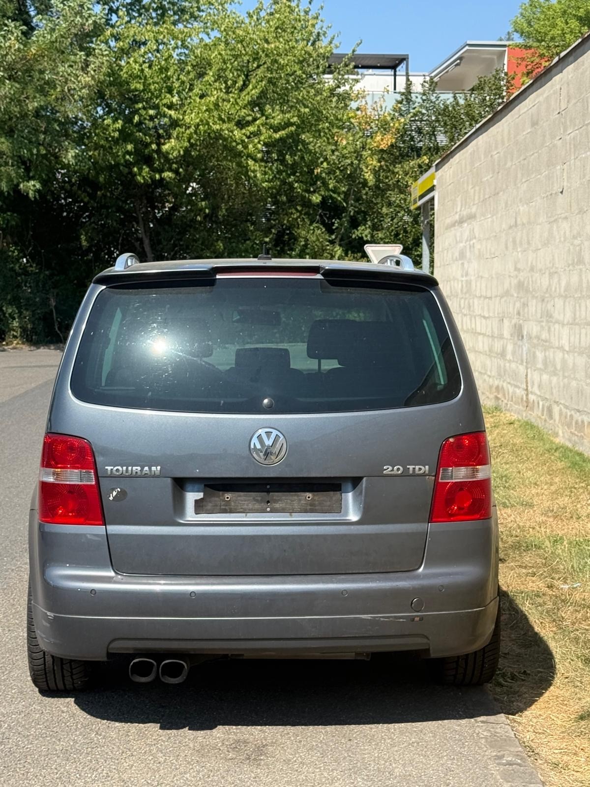 VW Touran 2.0 TDI Trendline-image-3