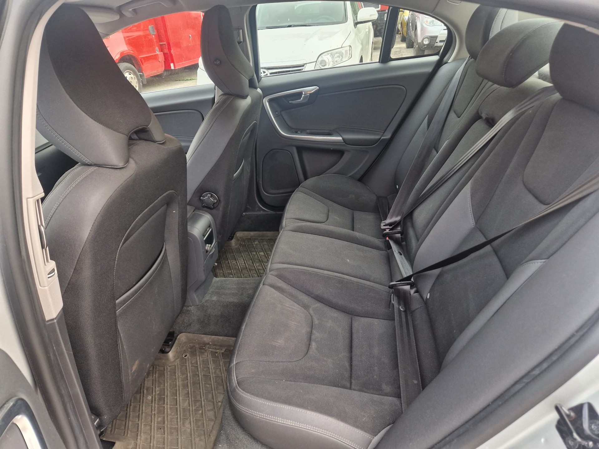 VOLVO S60 T4 Momentum Powershift-image-7