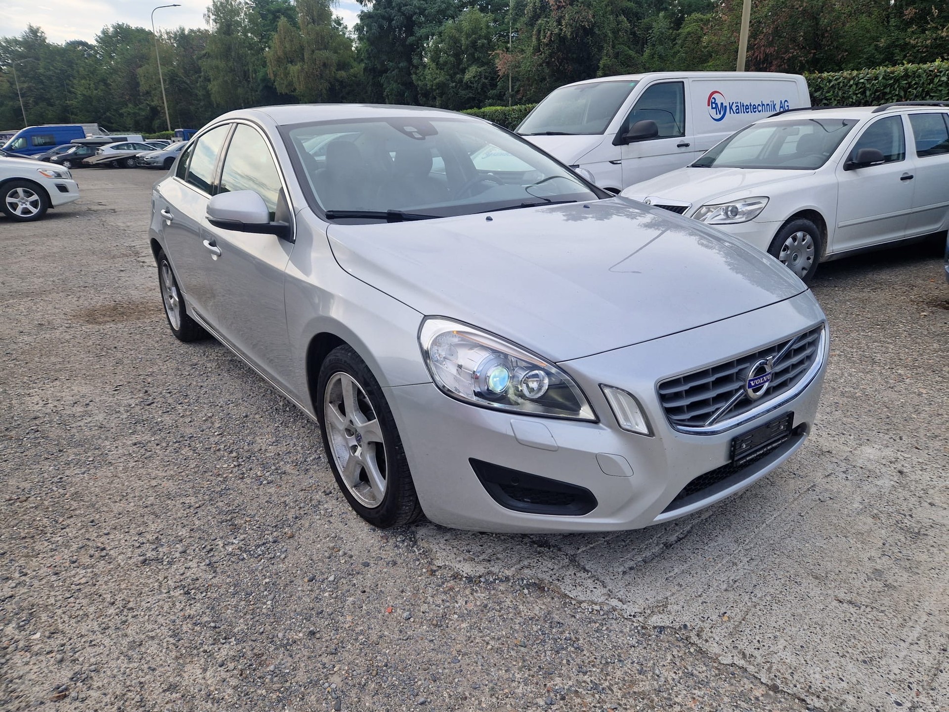 VOLVO S60 T4 Momentum Powershift-image-2