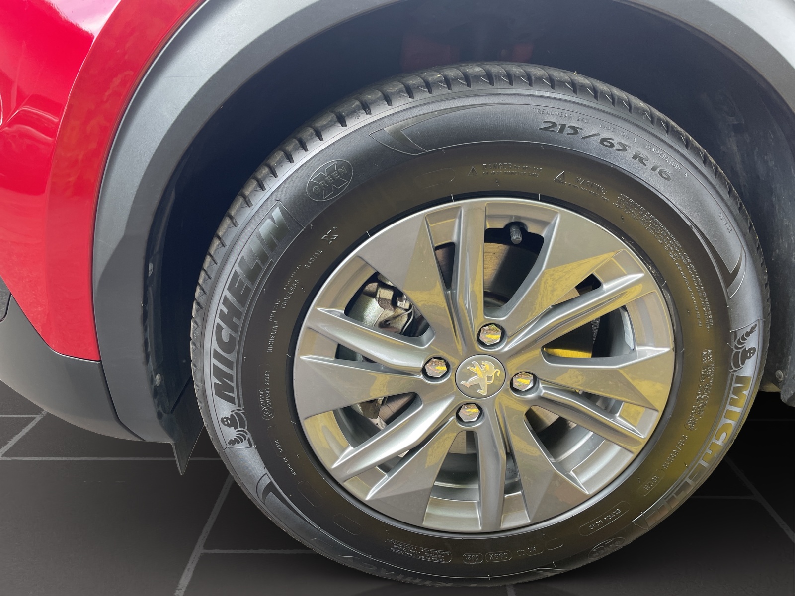 PEUGEOT 2008 e Active-image-9
