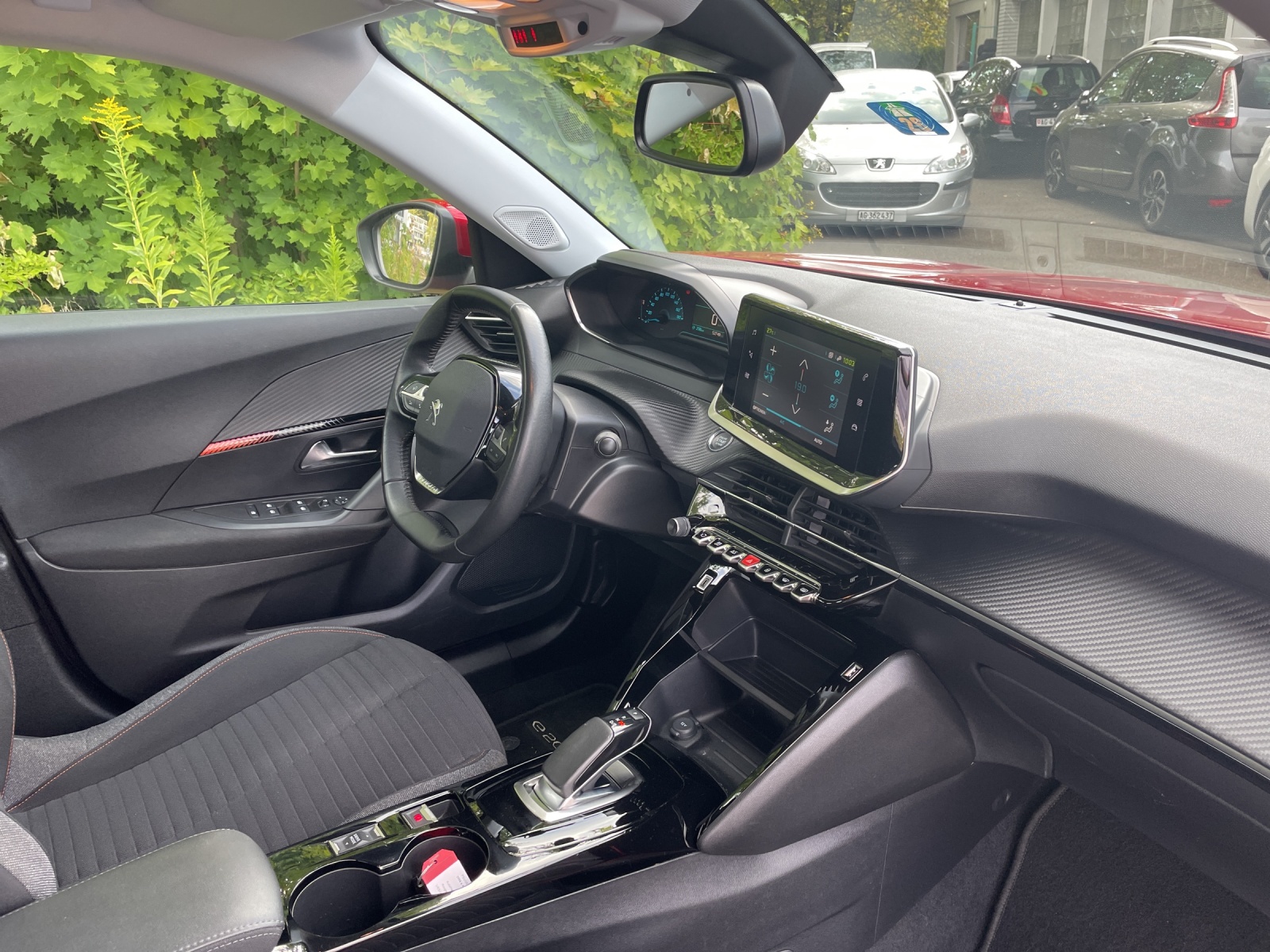 PEUGEOT 2008 e Active-image-11