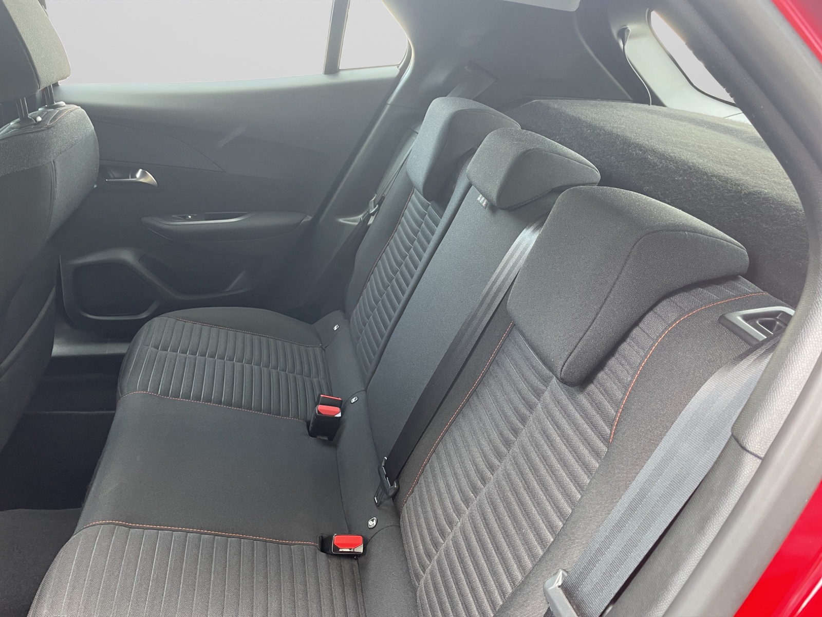 PEUGEOT 2008 e Active-image-7