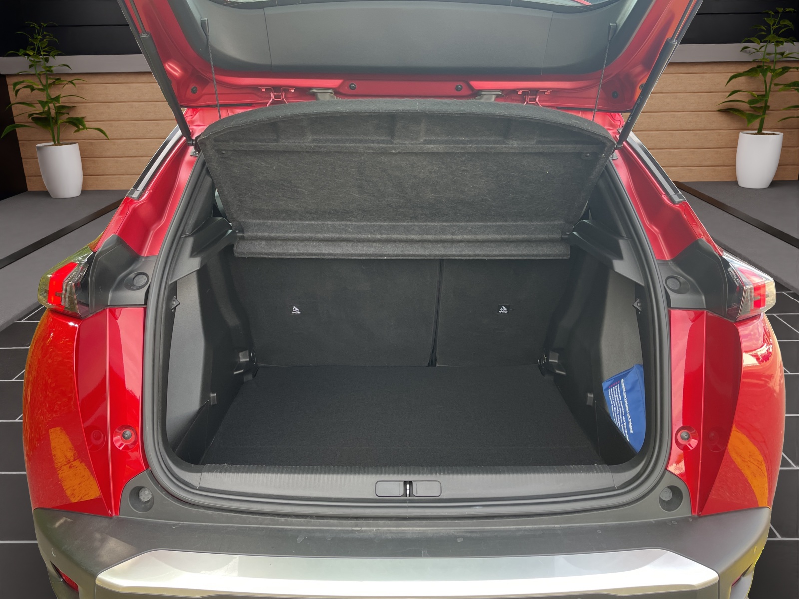 PEUGEOT 2008 e Active-image-8