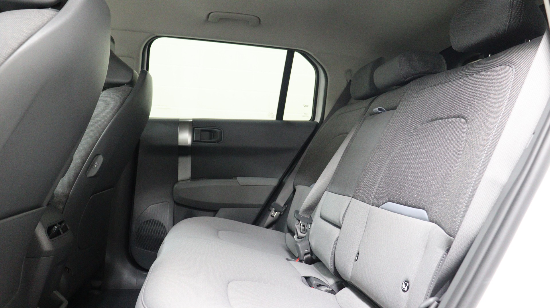 KIA EV3 58 kWh Earth-image-3