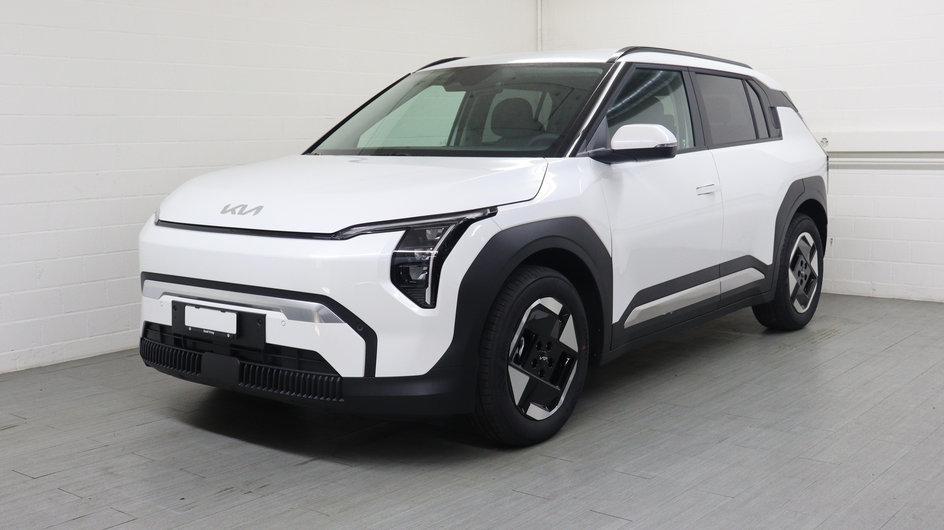 KIA EV3 58 kWh Earth-image-1
