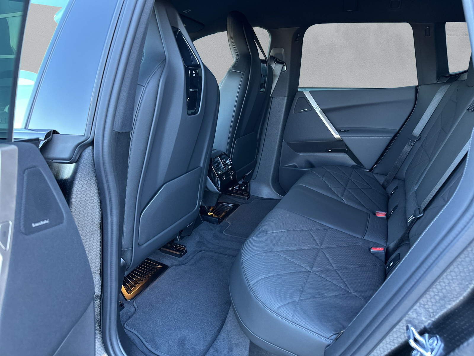 BMW iX xDrive60 M Sport Pro**Action de leasing à 0.0%**-image-15