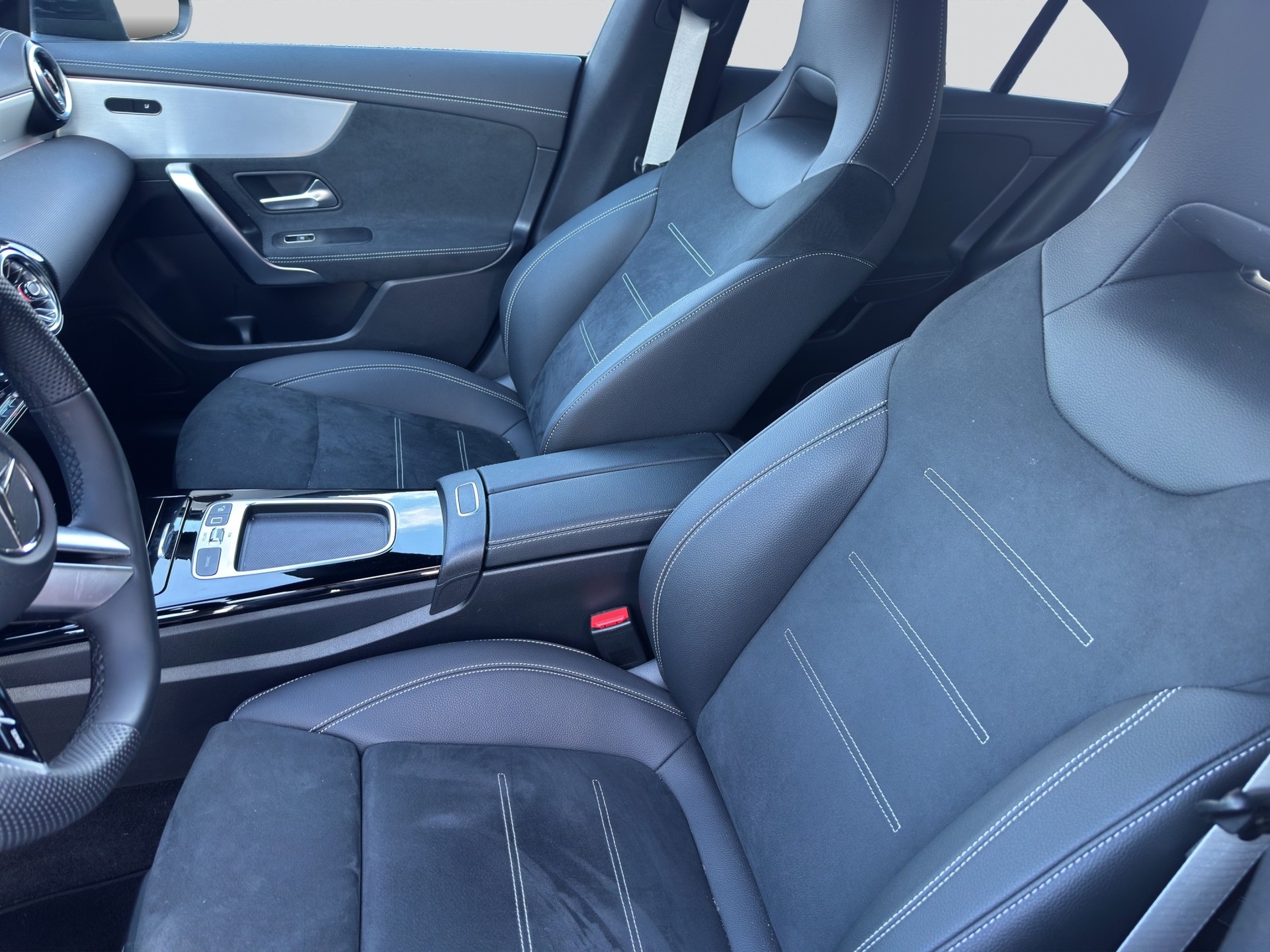 MERCEDES-BENZ CLA 200 d 8G-DCT AMG Edition-image-6