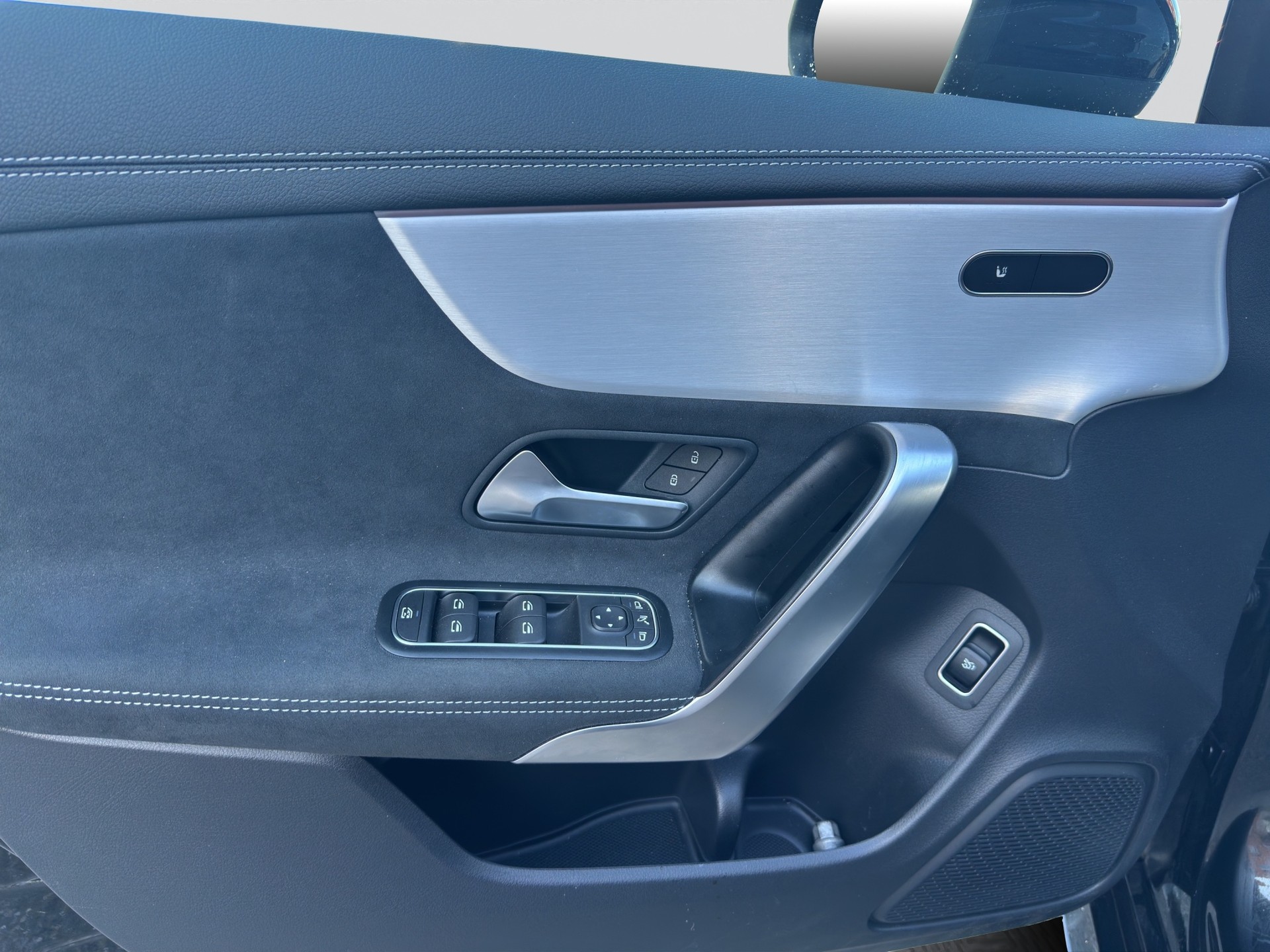 MERCEDES-BENZ CLA 200 d 8G-DCT AMG Edition-image-10