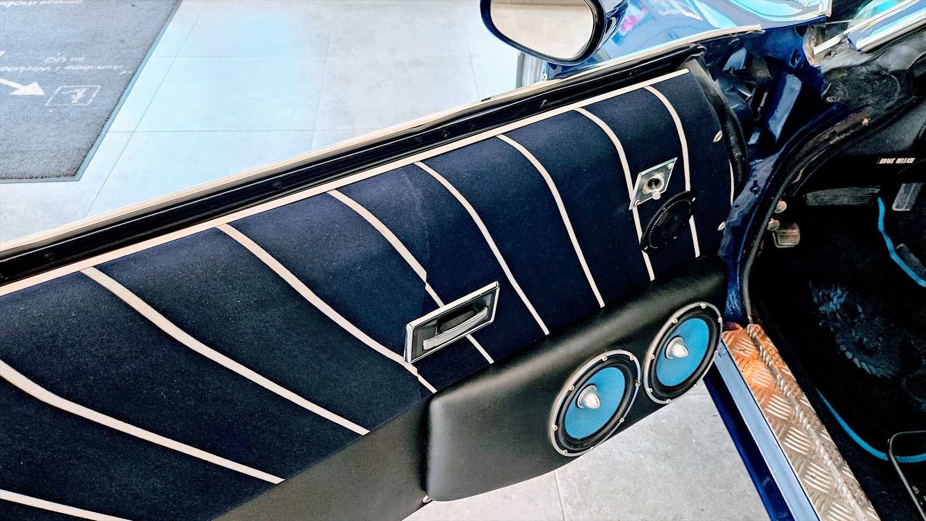 PONTIAC Firebird 350-image-4