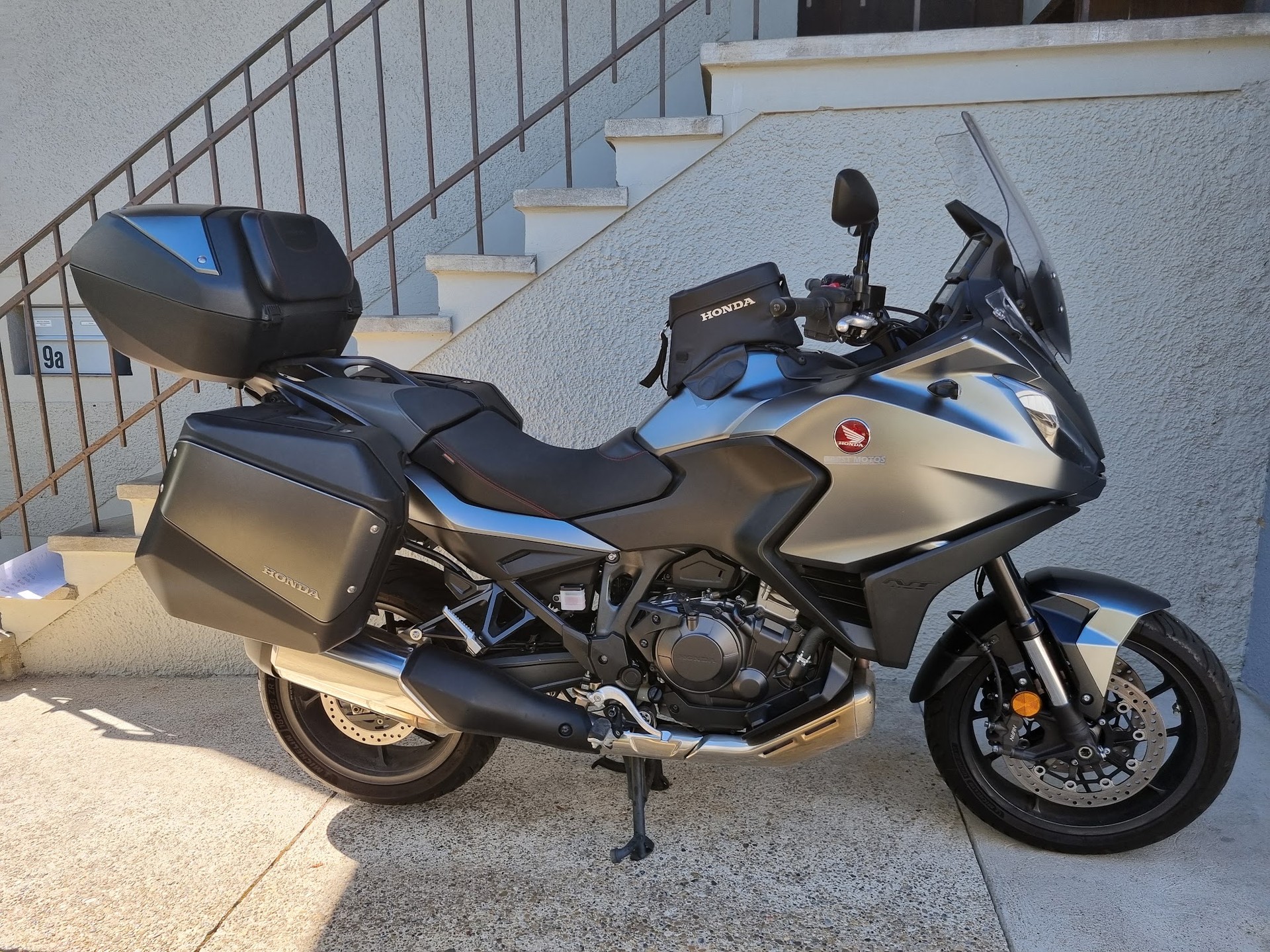 HONDA NT 1100-image-1