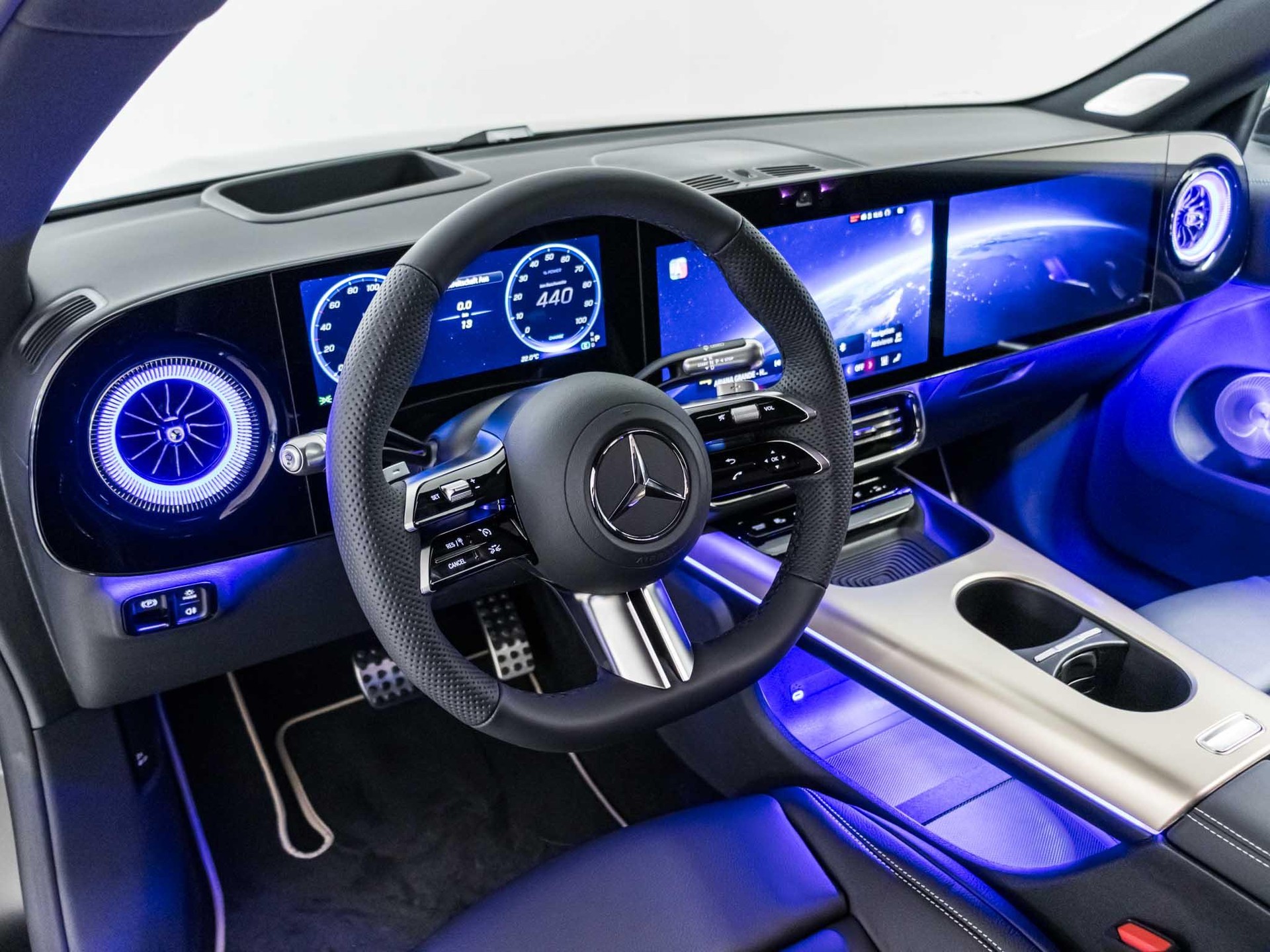 MERCEDES-BENZ CLA 350 4MATIC SB-image-9