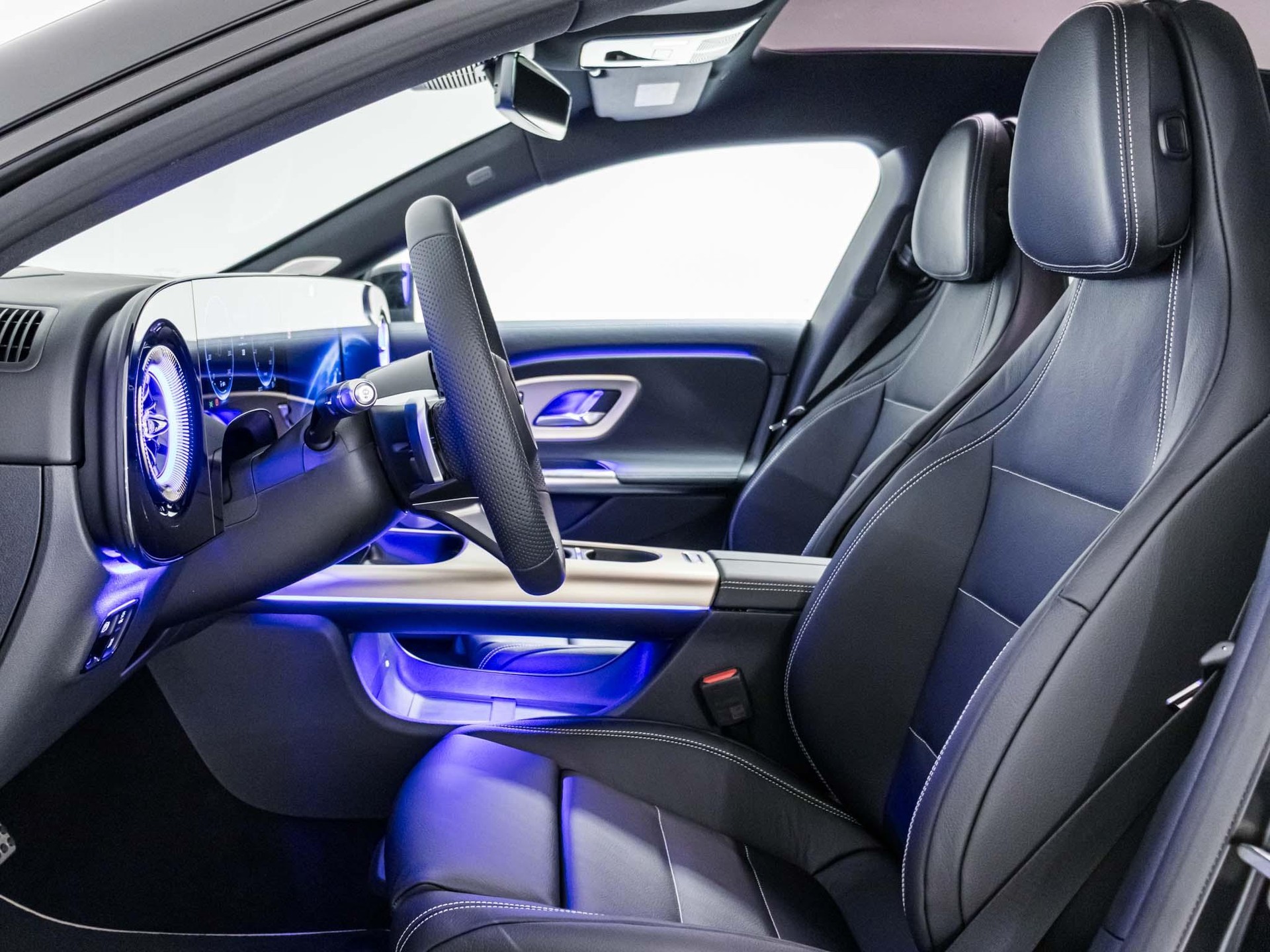 MERCEDES-BENZ CLA 350 4MATIC SB-image-6