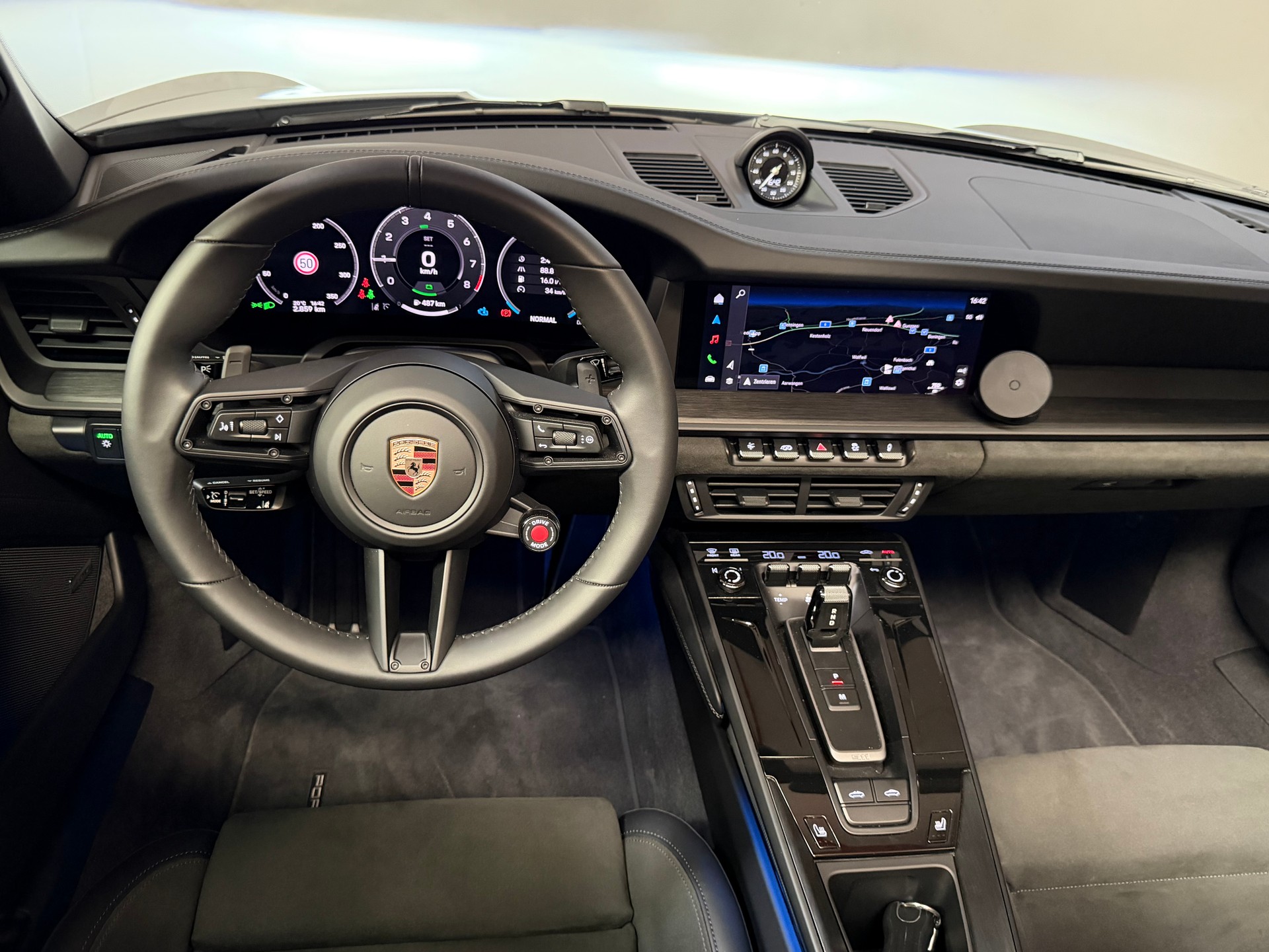 PORSCHE 911 Targa 4 GTS PDK CH-image-16