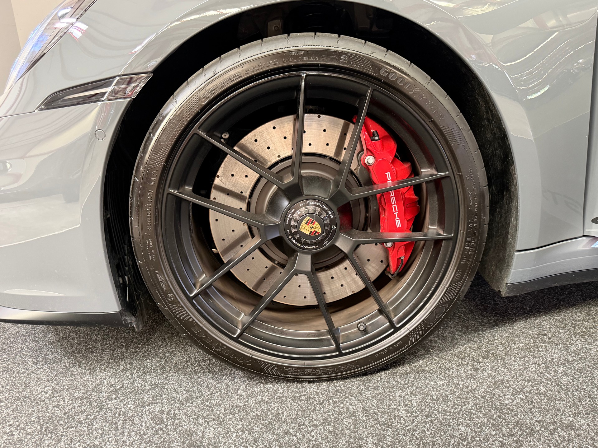 PORSCHE 911 Targa 4 GTS PDK CH-image-10