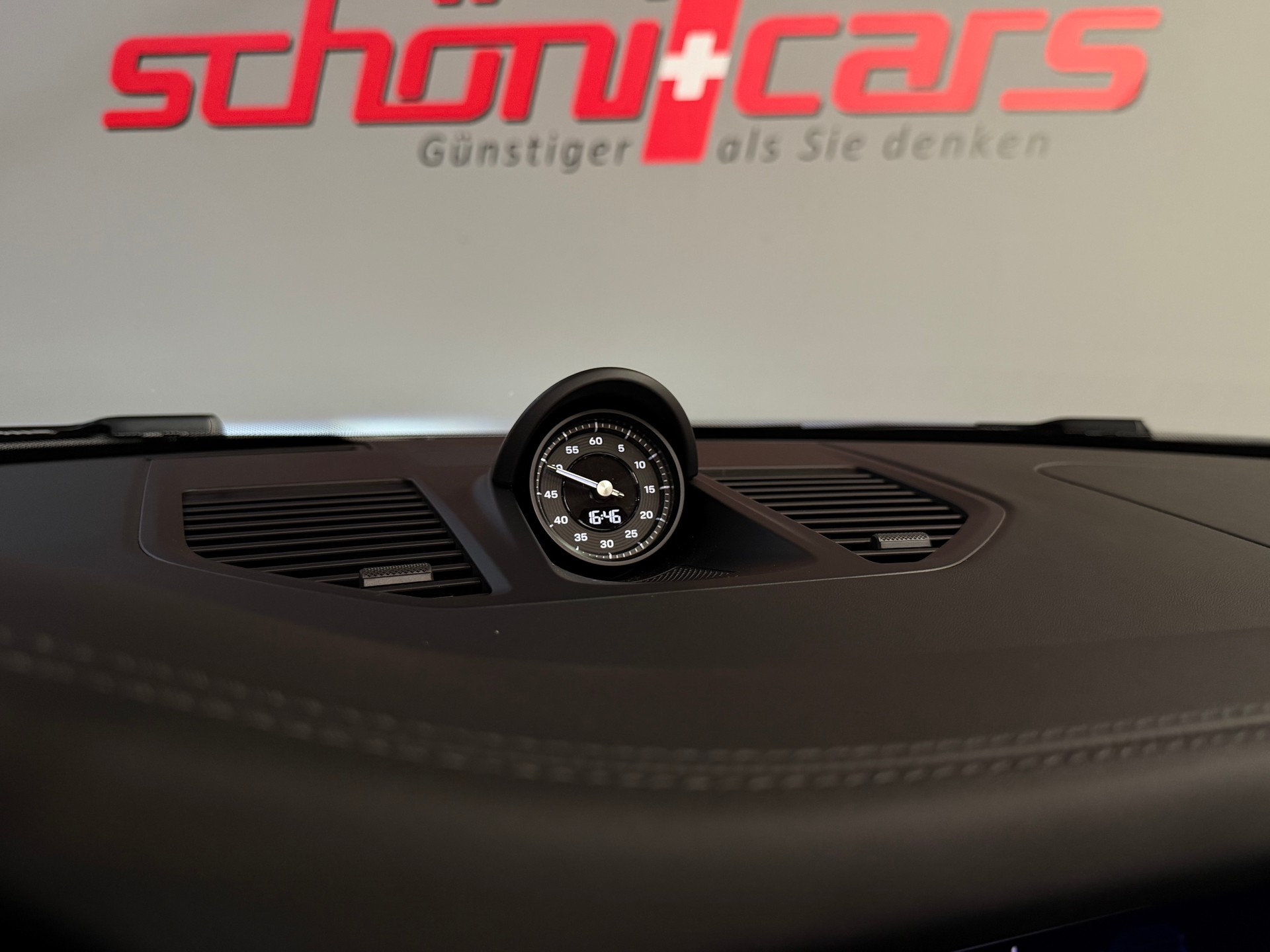 PORSCHE 911 Targa 4 GTS PDK CH-image-34