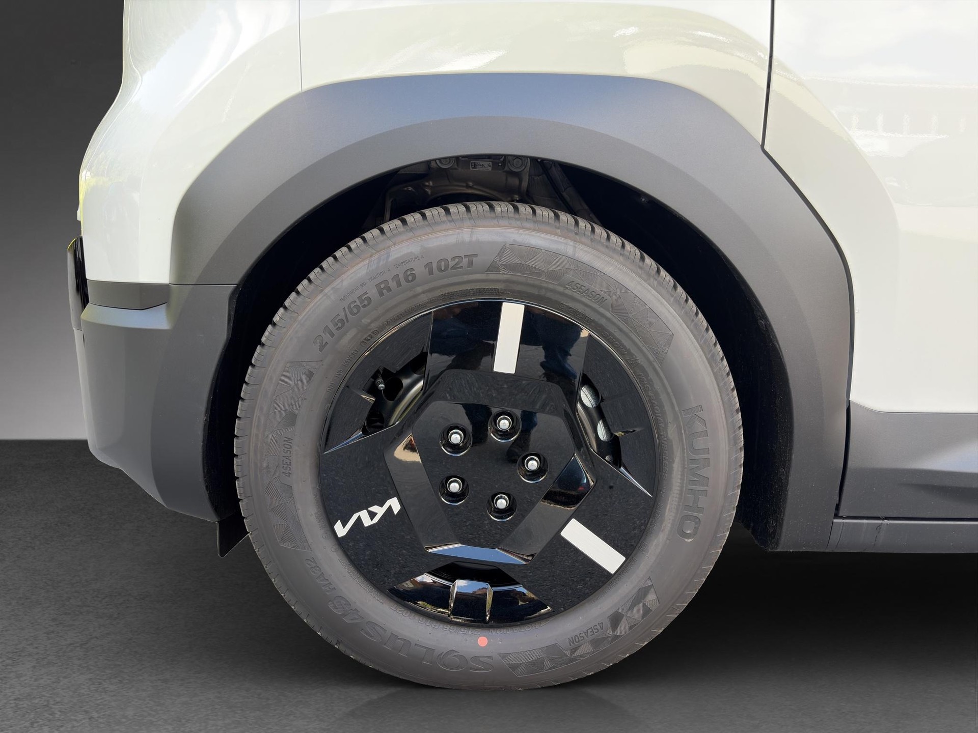 KIA PV5 Cargo 71.2 kWh Plus-image-11
