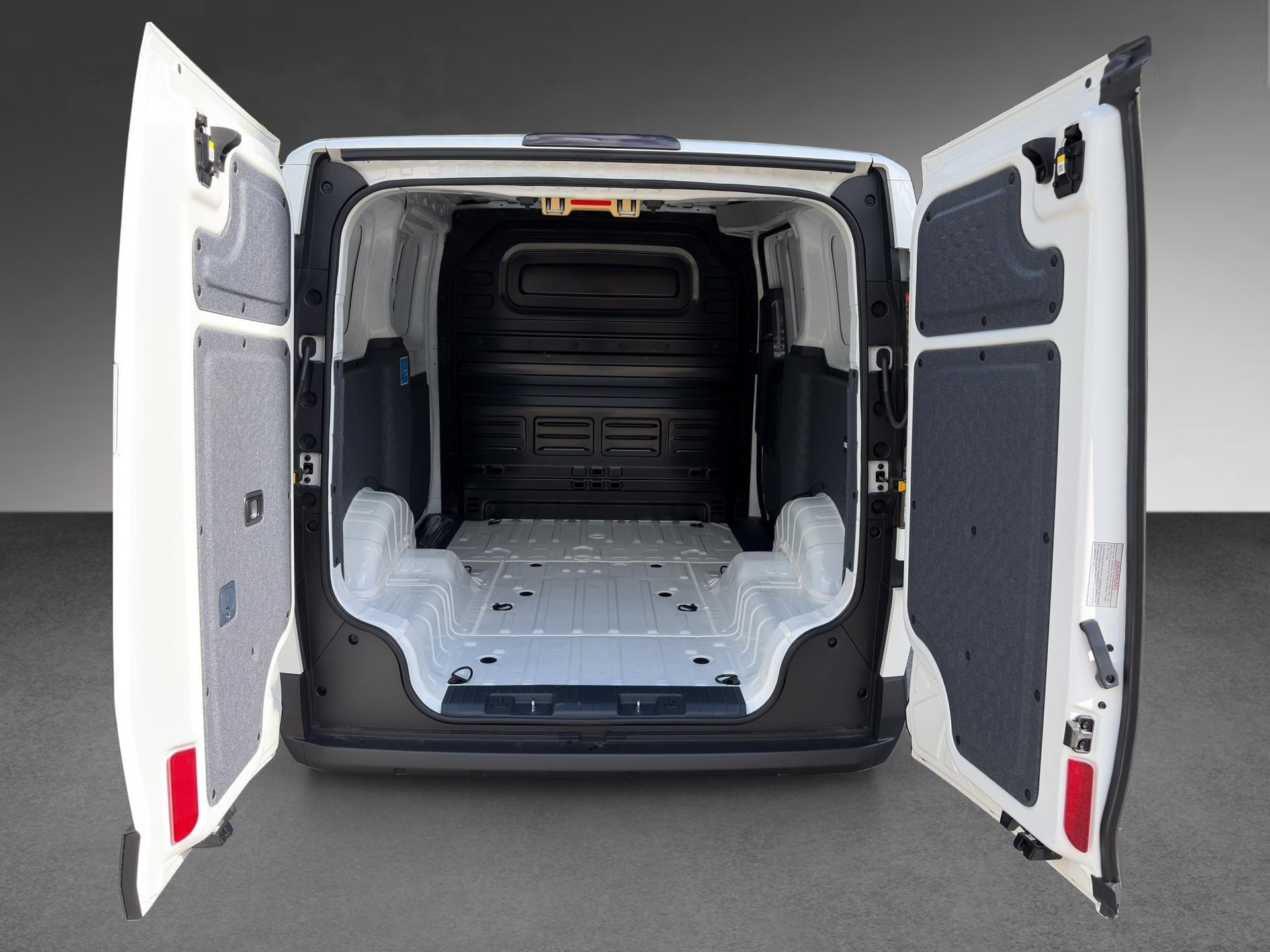 KIA PV5 Cargo 71.2 kWh Plus-image-13
