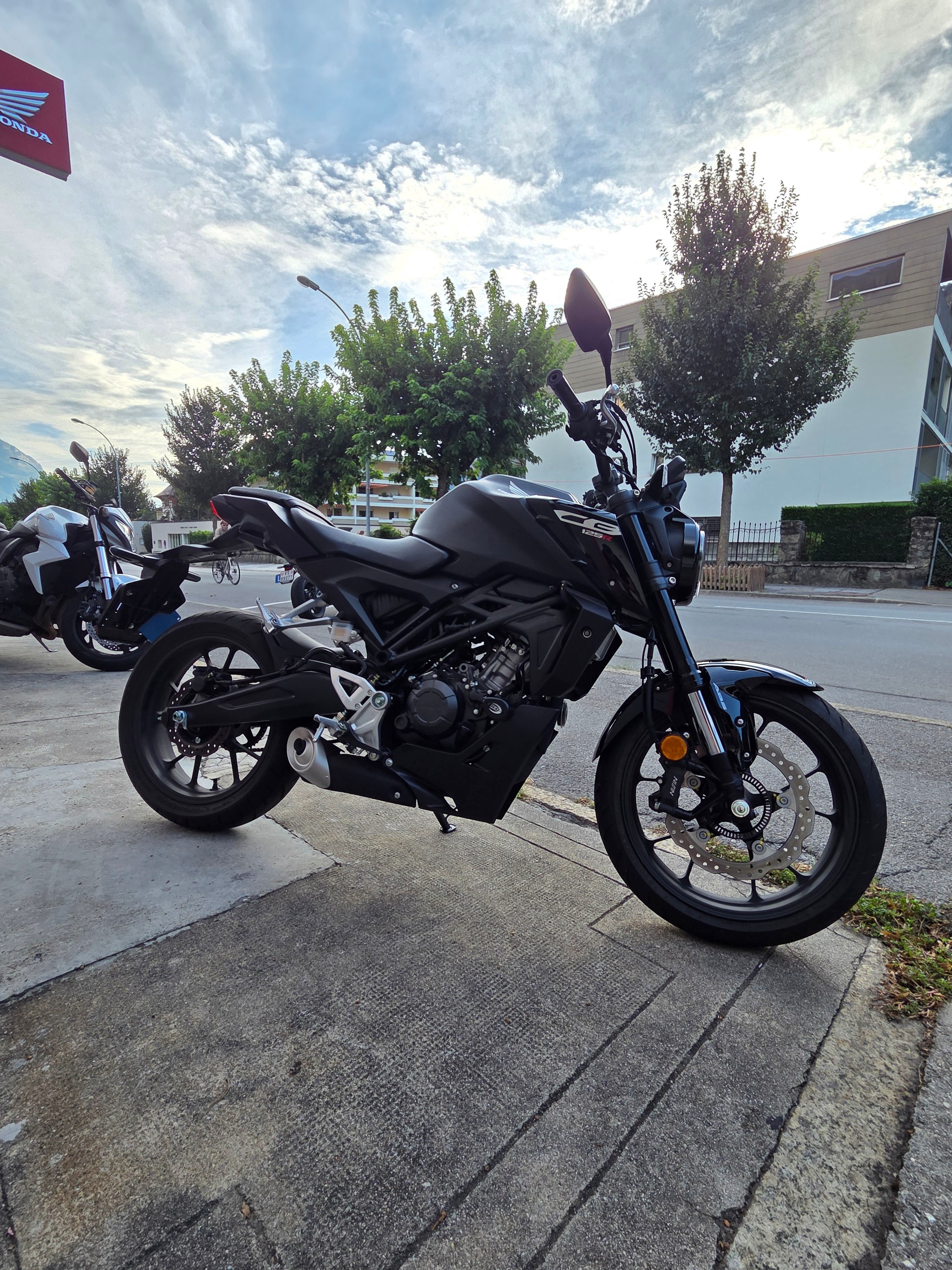 HONDA CB 125 R-image-3
