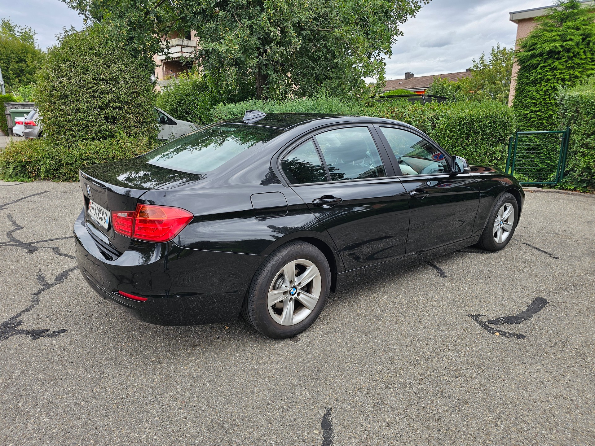 BMW 320i xDrive Steptronic-image-3