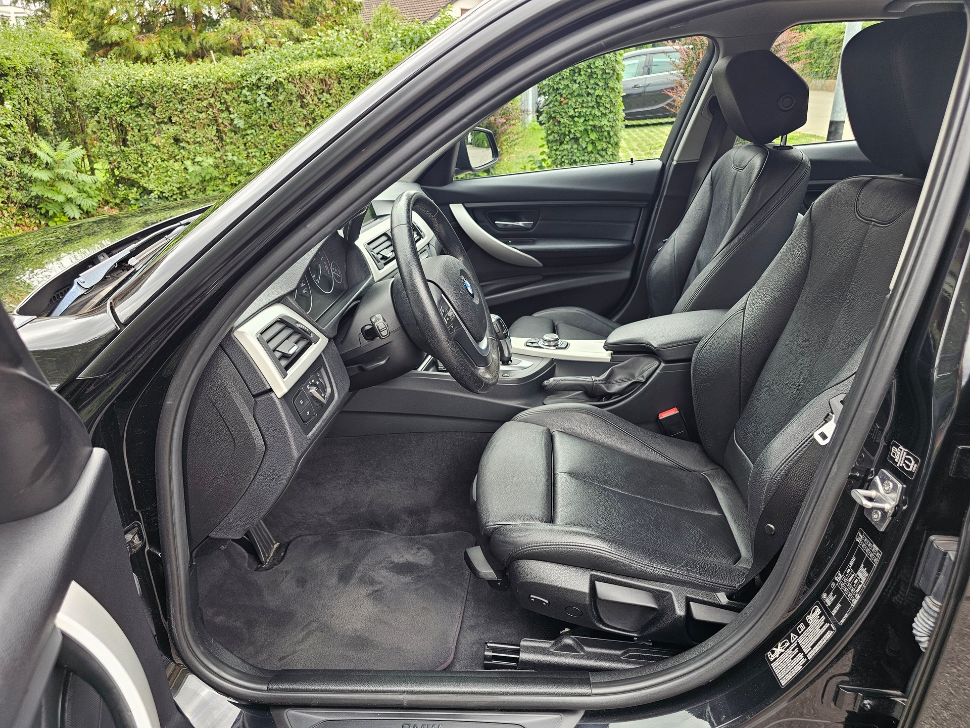 BMW 320i xDrive Steptronic-image-7