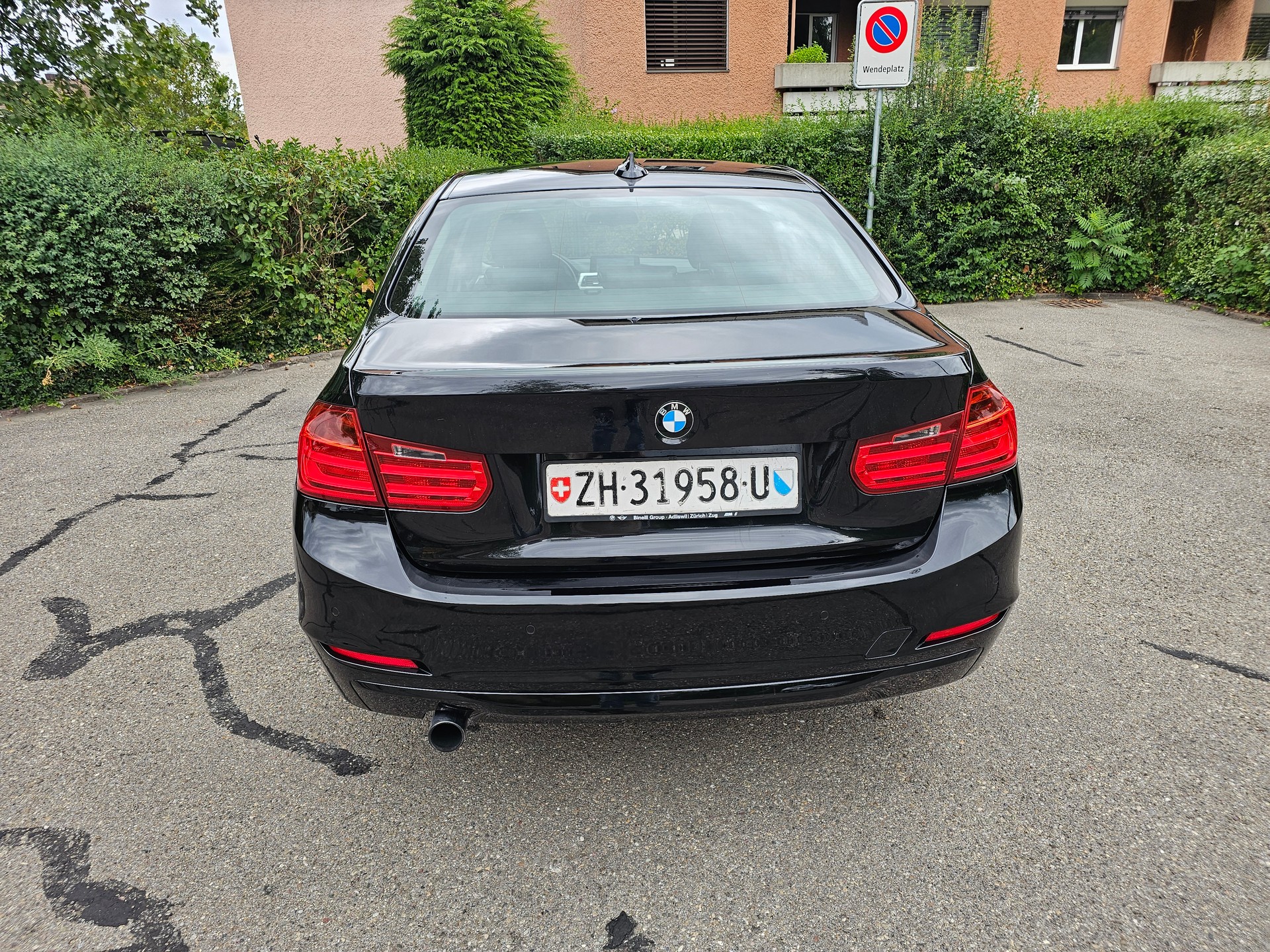 BMW 320i xDrive Steptronic-image-4