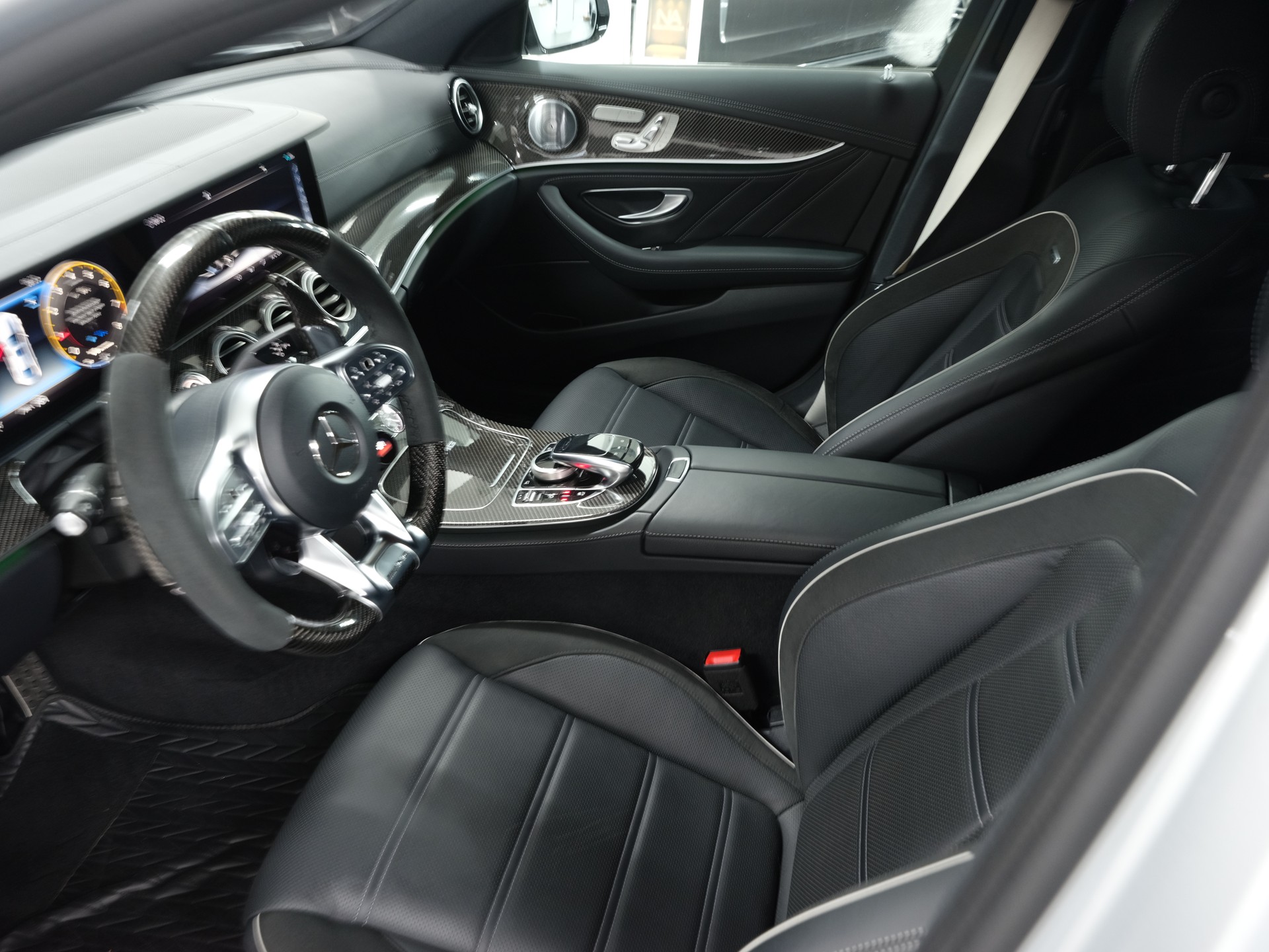 MERCEDES-BENZ E 63 AMG S 4Matic Speedshift MCT *AMG Performance* *Burmester* *Panorama*-image-21