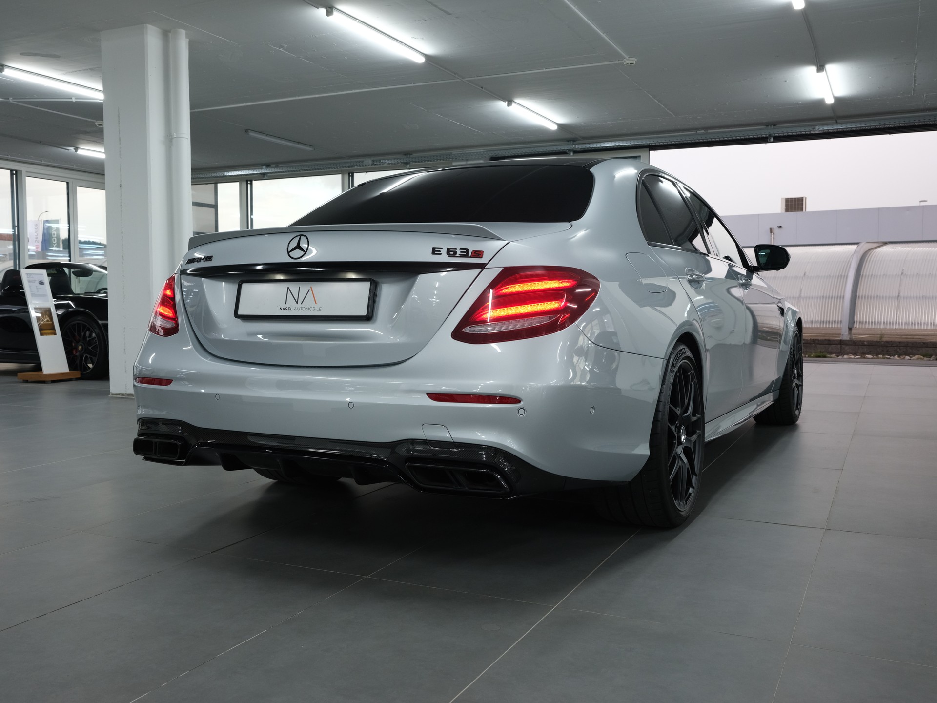 MERCEDES-BENZ E 63 AMG S 4Matic Speedshift MCT *AMG Performance* *Burmester* *Panorama*-image-2