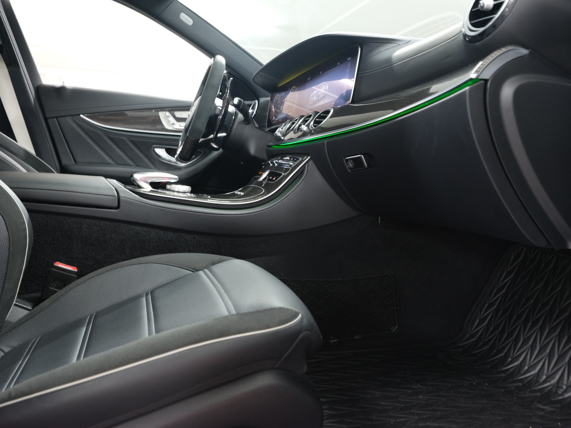 MERCEDES-BENZ E 63 AMG S 4Matic Speedshift MCT *AMG Performance* *Burmester* *Panorama*-image-34