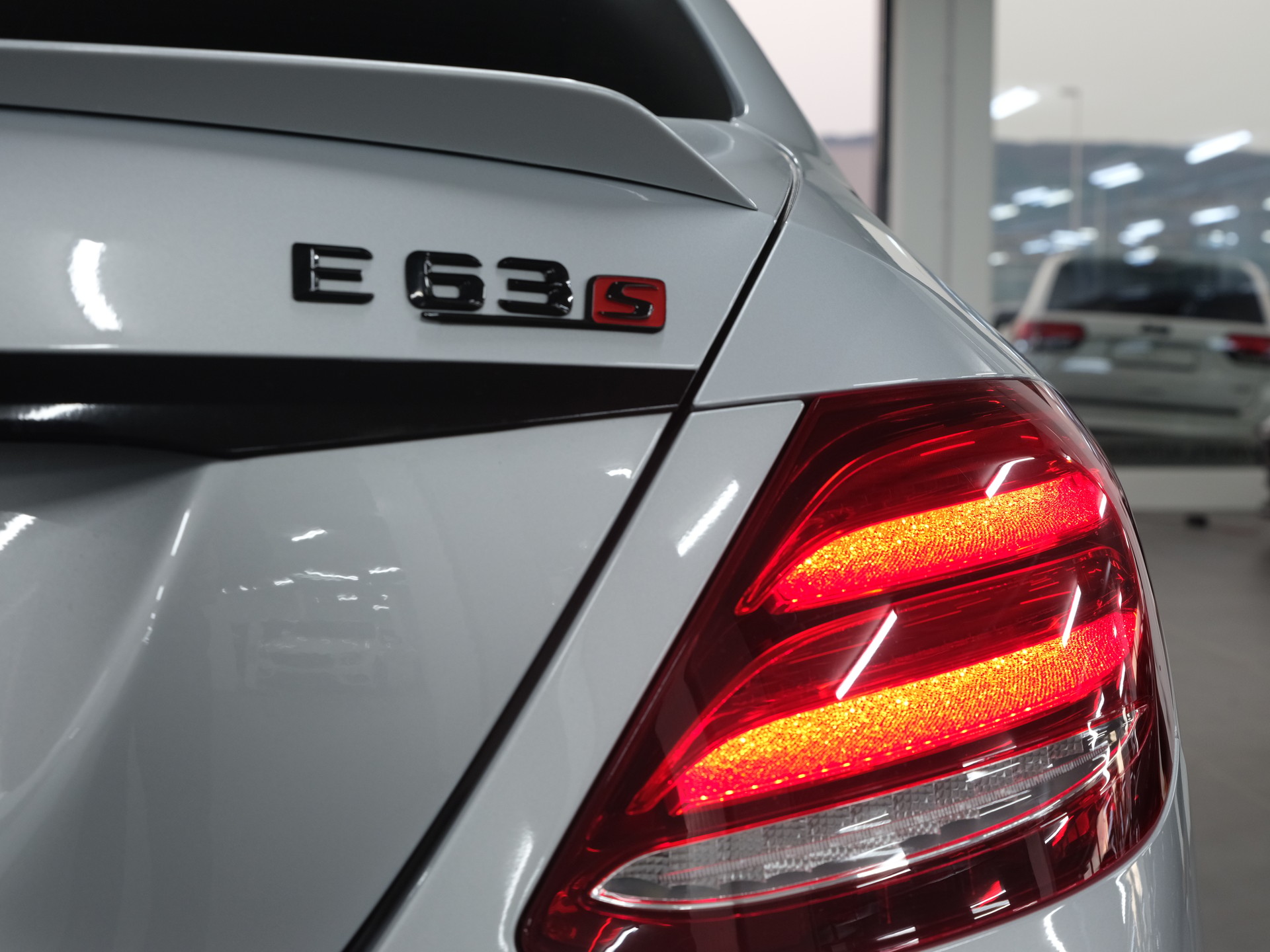 MERCEDES-BENZ E 63 AMG S 4Matic Speedshift MCT *AMG Performance* *Burmester* *Panorama*-image-18