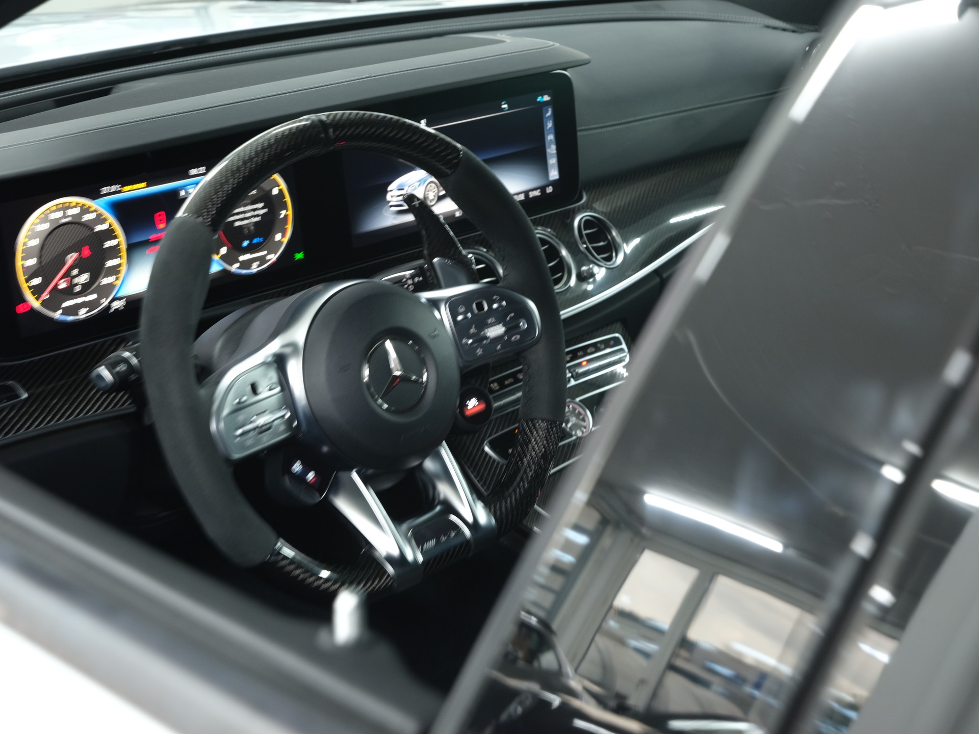 MERCEDES-BENZ E 63 AMG S 4Matic Speedshift MCT *AMG Performance* *Burmester* *Panorama*-image-20