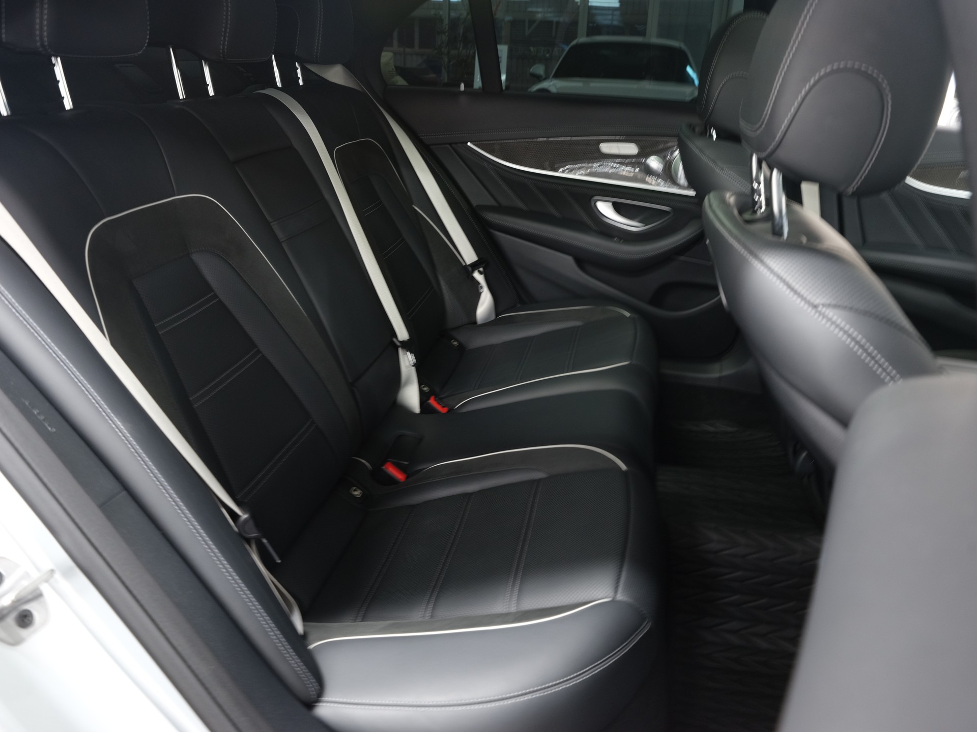 MERCEDES-BENZ E 63 AMG S 4Matic Speedshift MCT *AMG Performance* *Burmester* *Panorama*-image-30