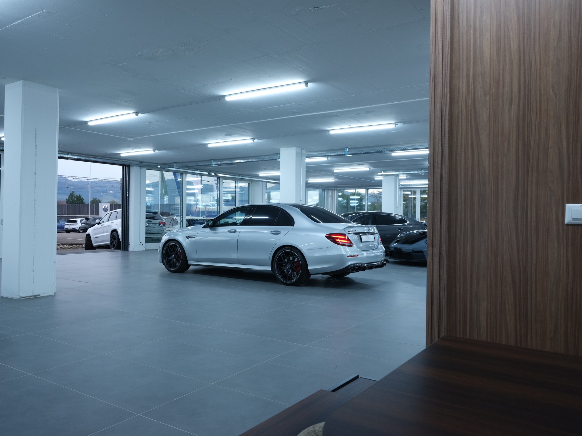 MERCEDES-BENZ E 63 AMG S 4Matic Speedshift MCT *AMG Performance* *Burmester* *Panorama*-image-19