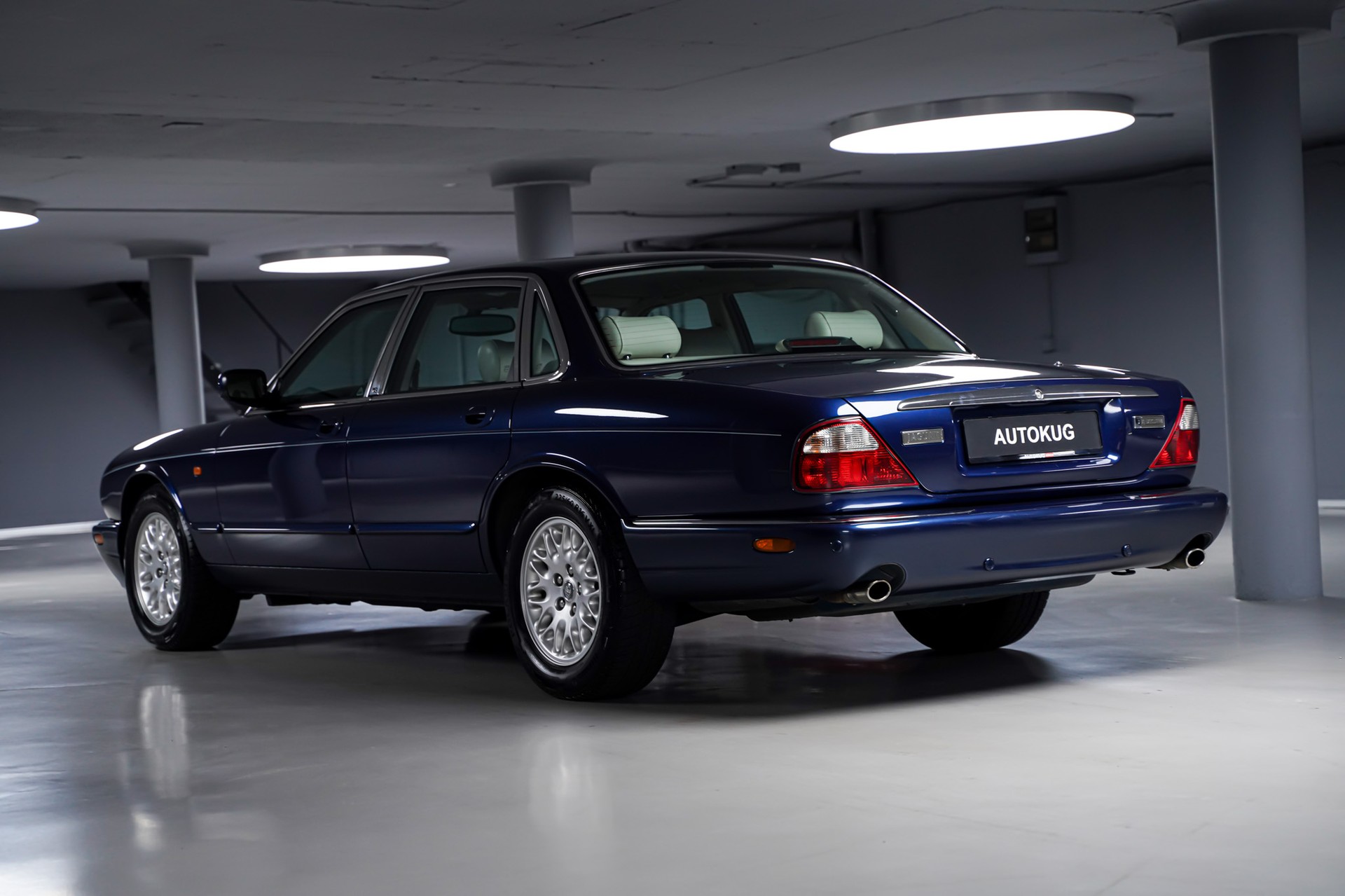 JAGUAR XJ 3.2 V8 Executive-image-5