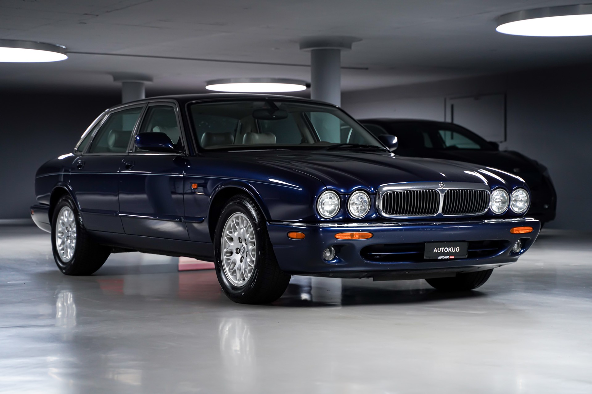 JAGUAR XJ 3.2 V8 Executive-image-1