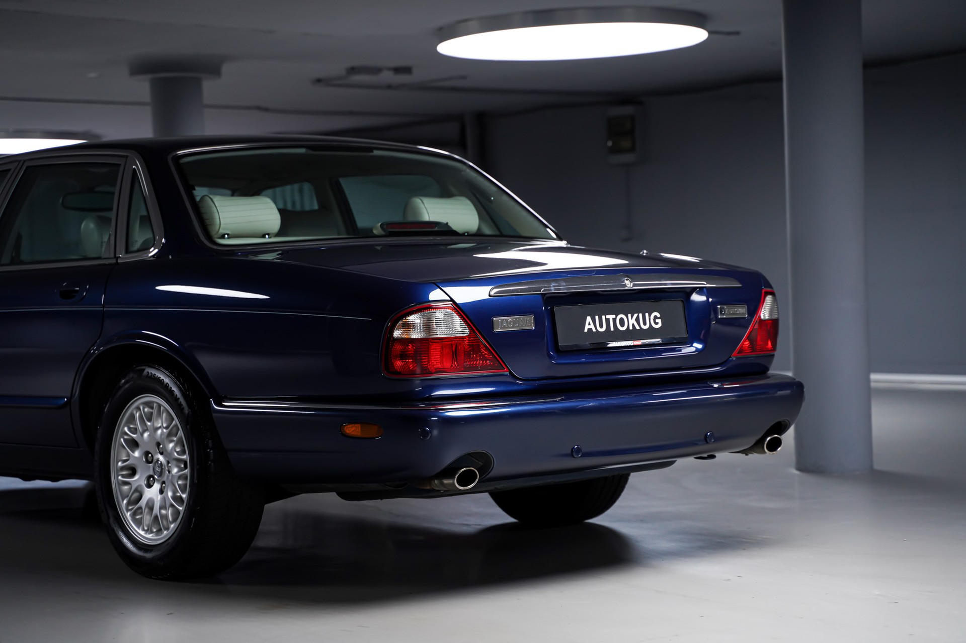 JAGUAR XJ 3.2 V8 Executive-image-6