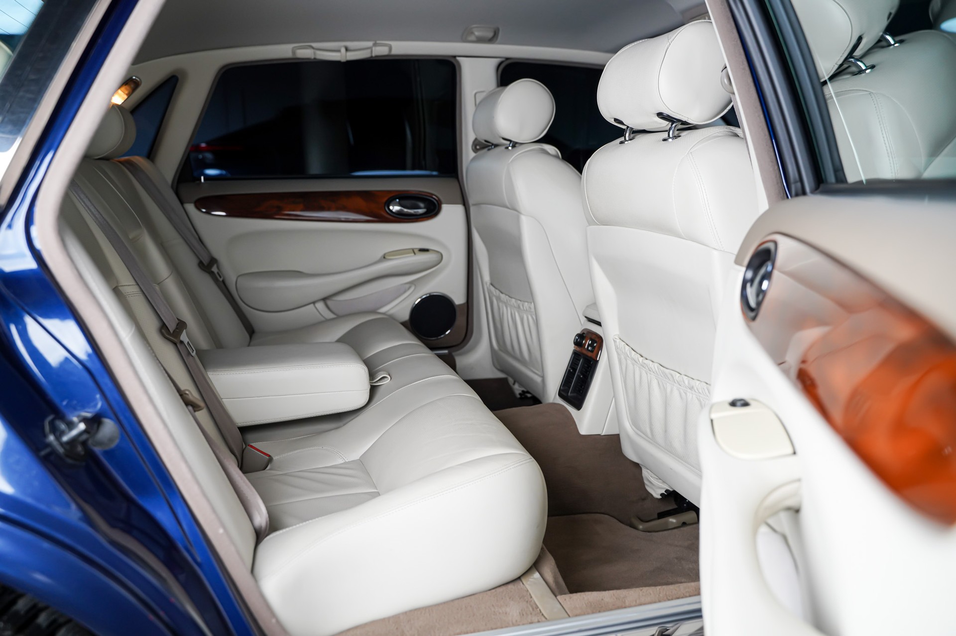 JAGUAR XJ 3.2 V8 Executive-image-14