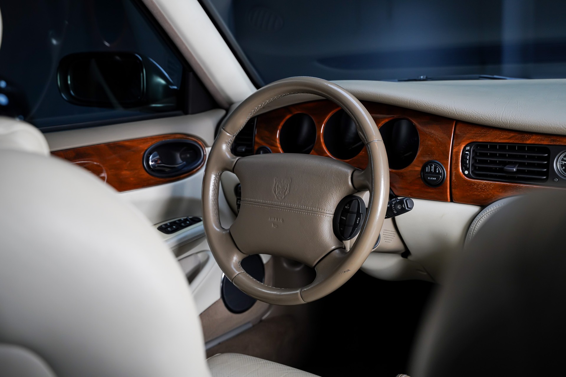 JAGUAR XJ 3.2 V8 Executive-image-20