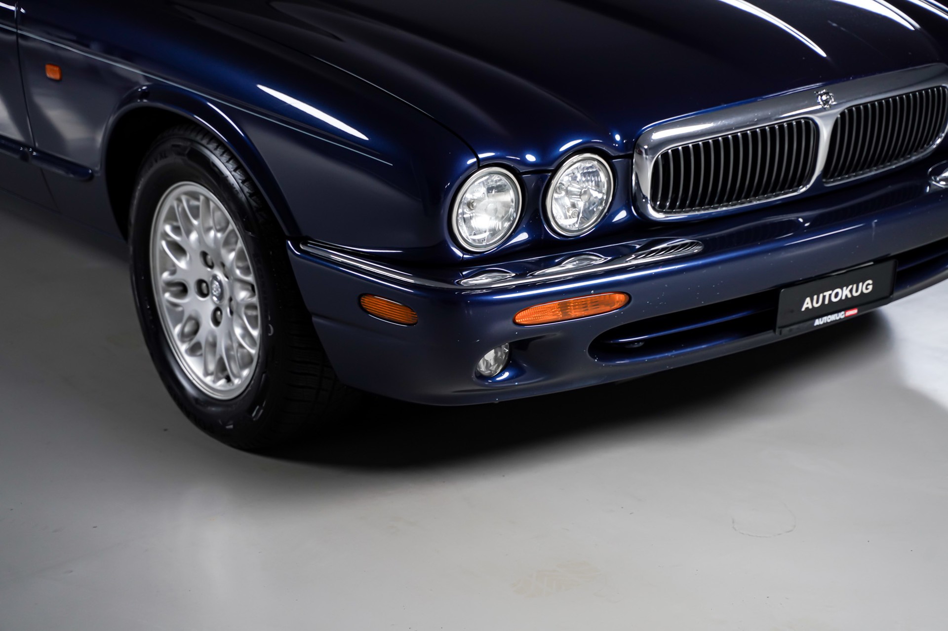 JAGUAR XJ 3.2 V8 Executive-image-2