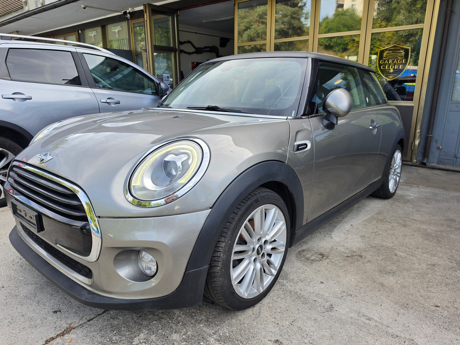 MINI Cooper Hyde Park-image-1