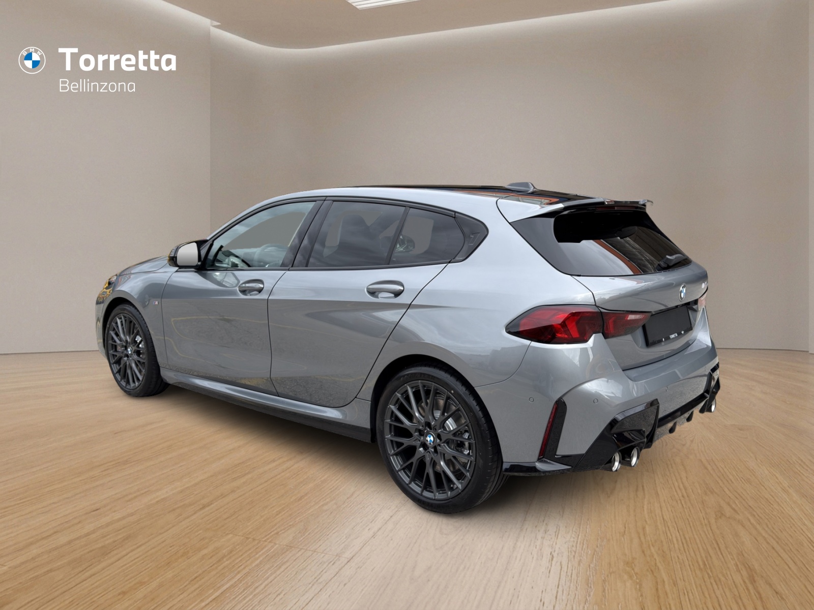 BMW M135 xDrive-showroom-element-2