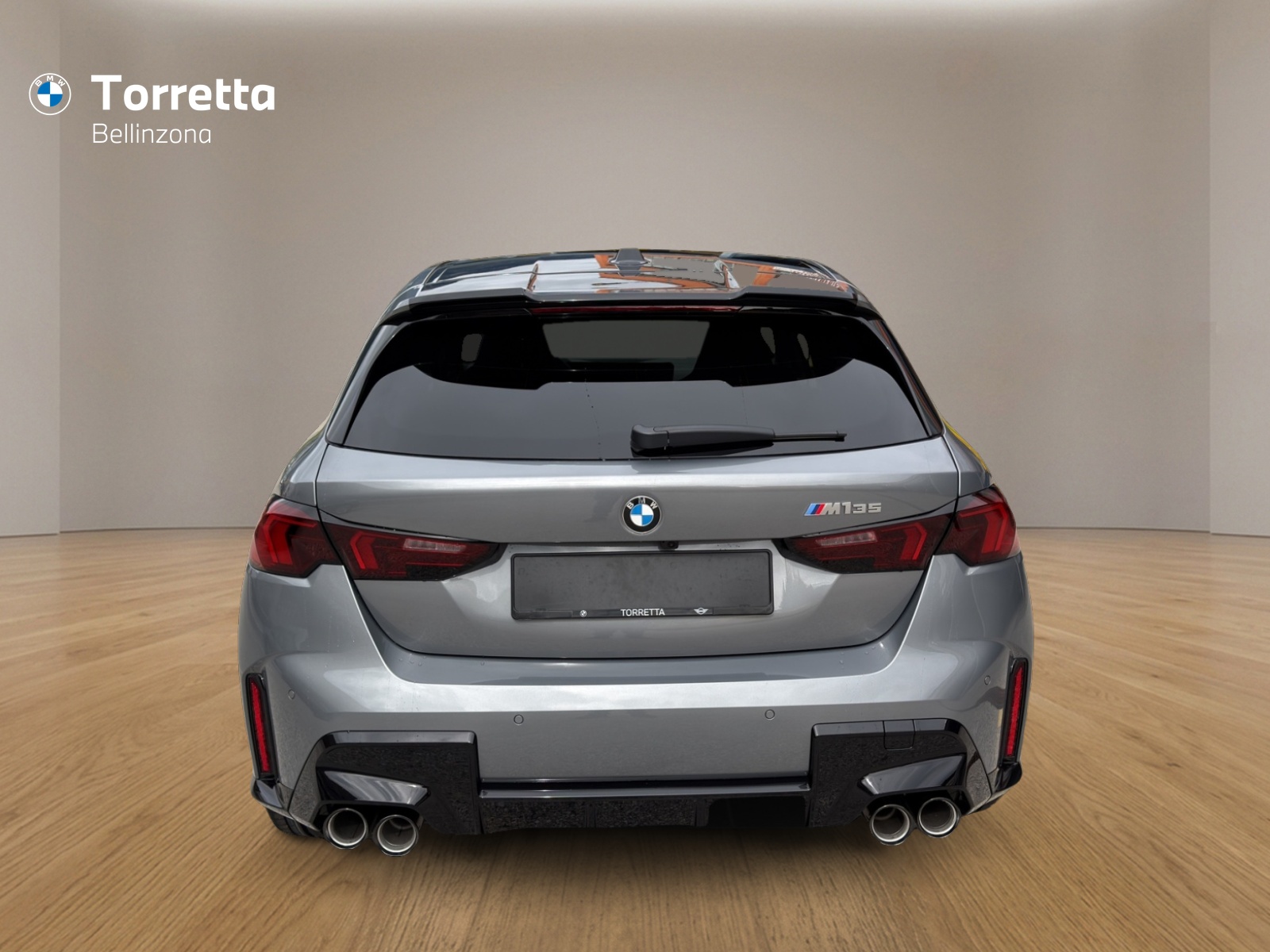 BMW M135 xDrive-showroom-element-3