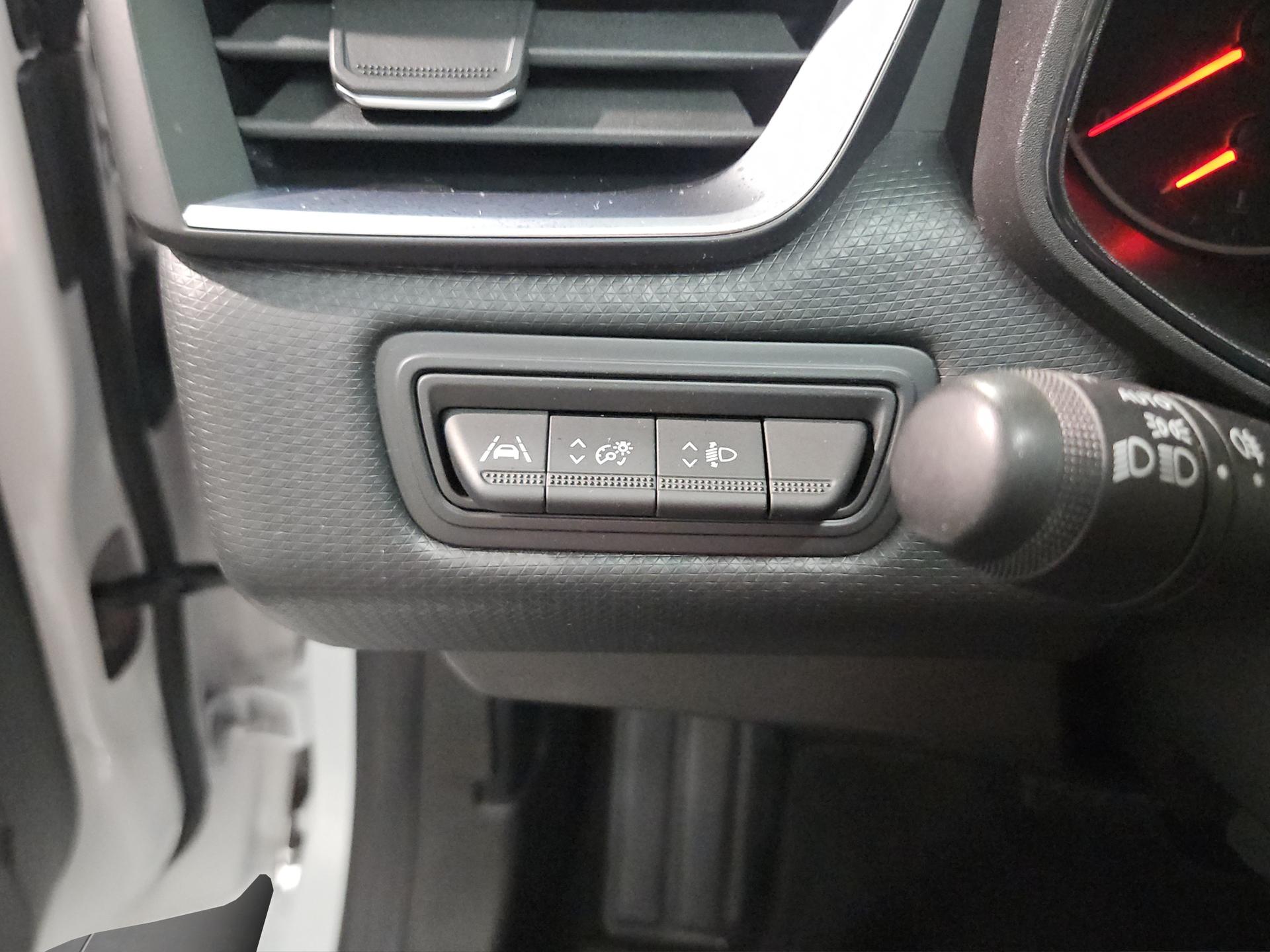 RENAULT Clio 1.0 Equilibre CVT-image-20