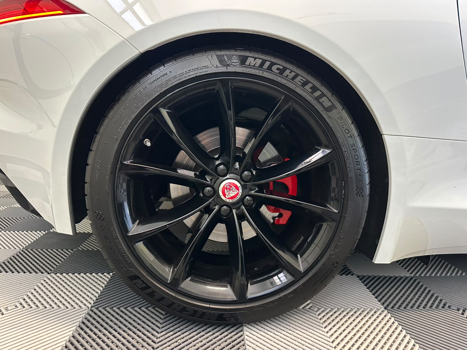 JAGUAR F-Type Coupé S 3.0 V6 S/C *Toit Pano *Echappement Sport-image-29