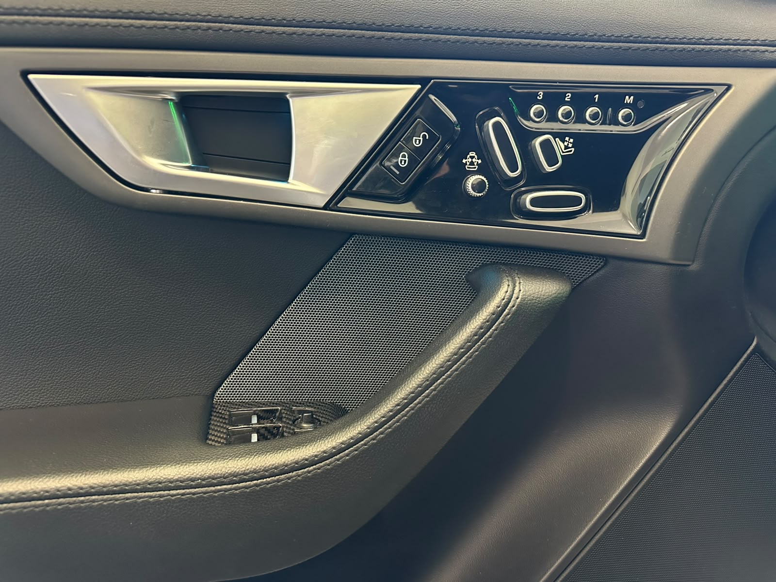 JAGUAR F-Type Coupé S 3.0 V6 S/C *Toit Pano *Echappement Sport-image-21