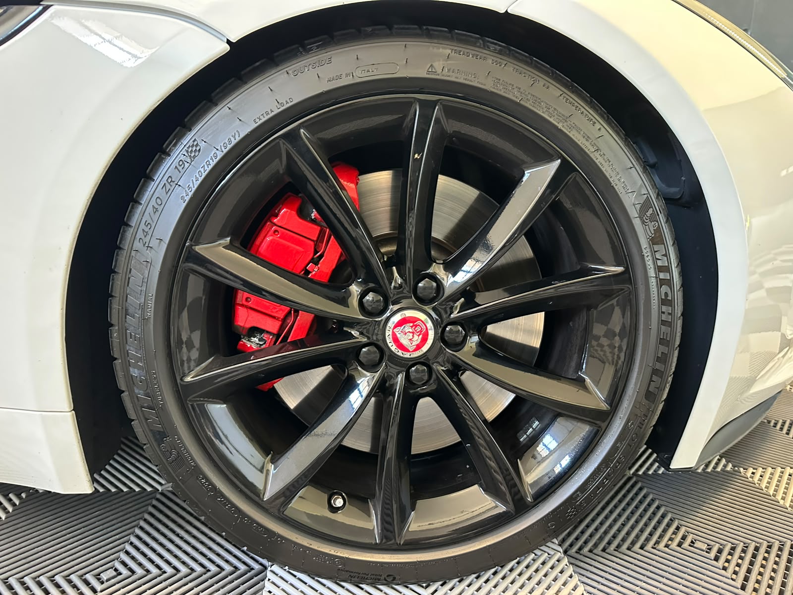 JAGUAR F-Type Coupé S 3.0 V6 S/C *Toit Pano *Echappement Sport-image-28