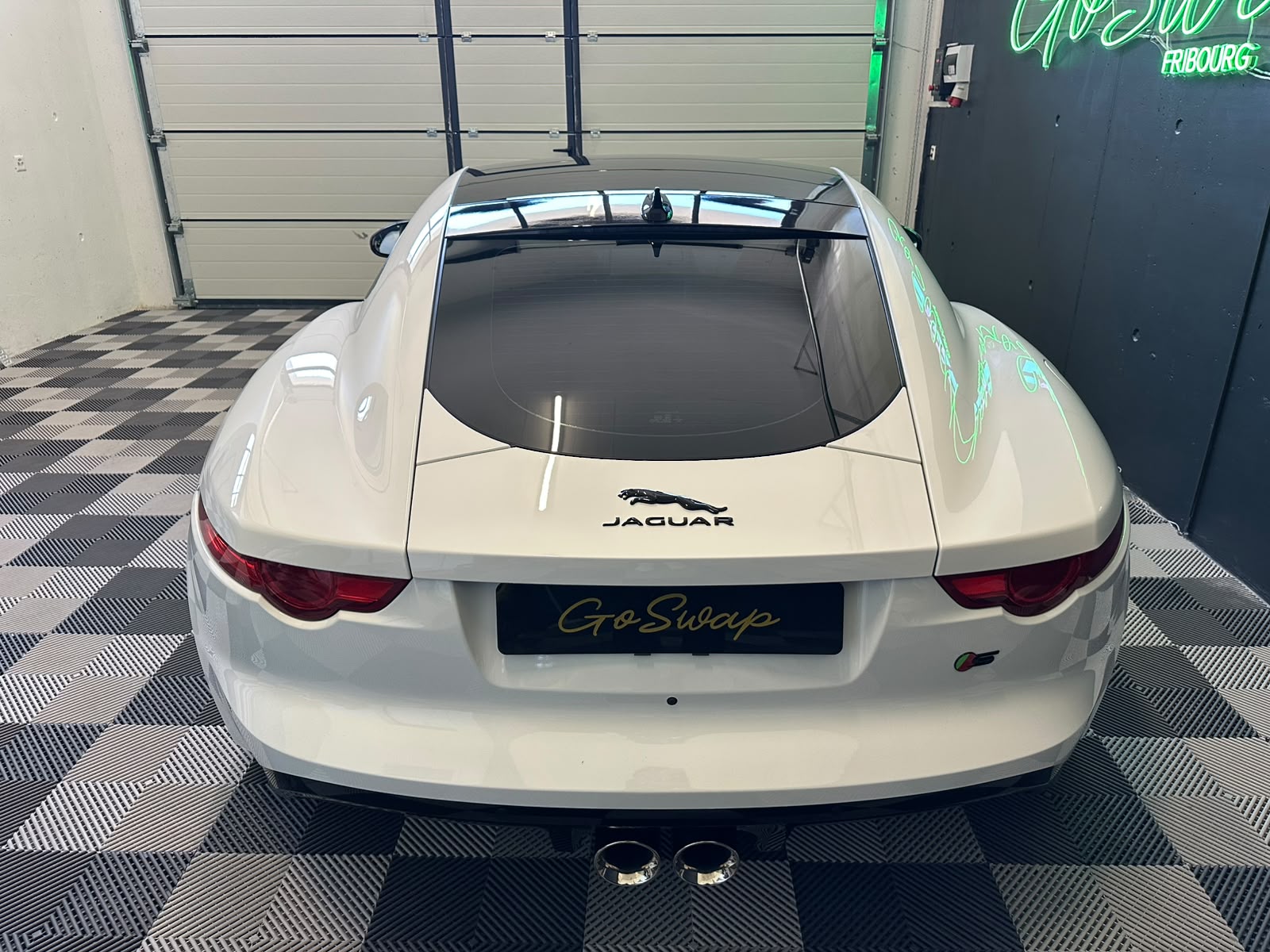 JAGUAR F-Type Coupé S 3.0 V6 S/C *Toit Pano *Echappement Sport-image-4